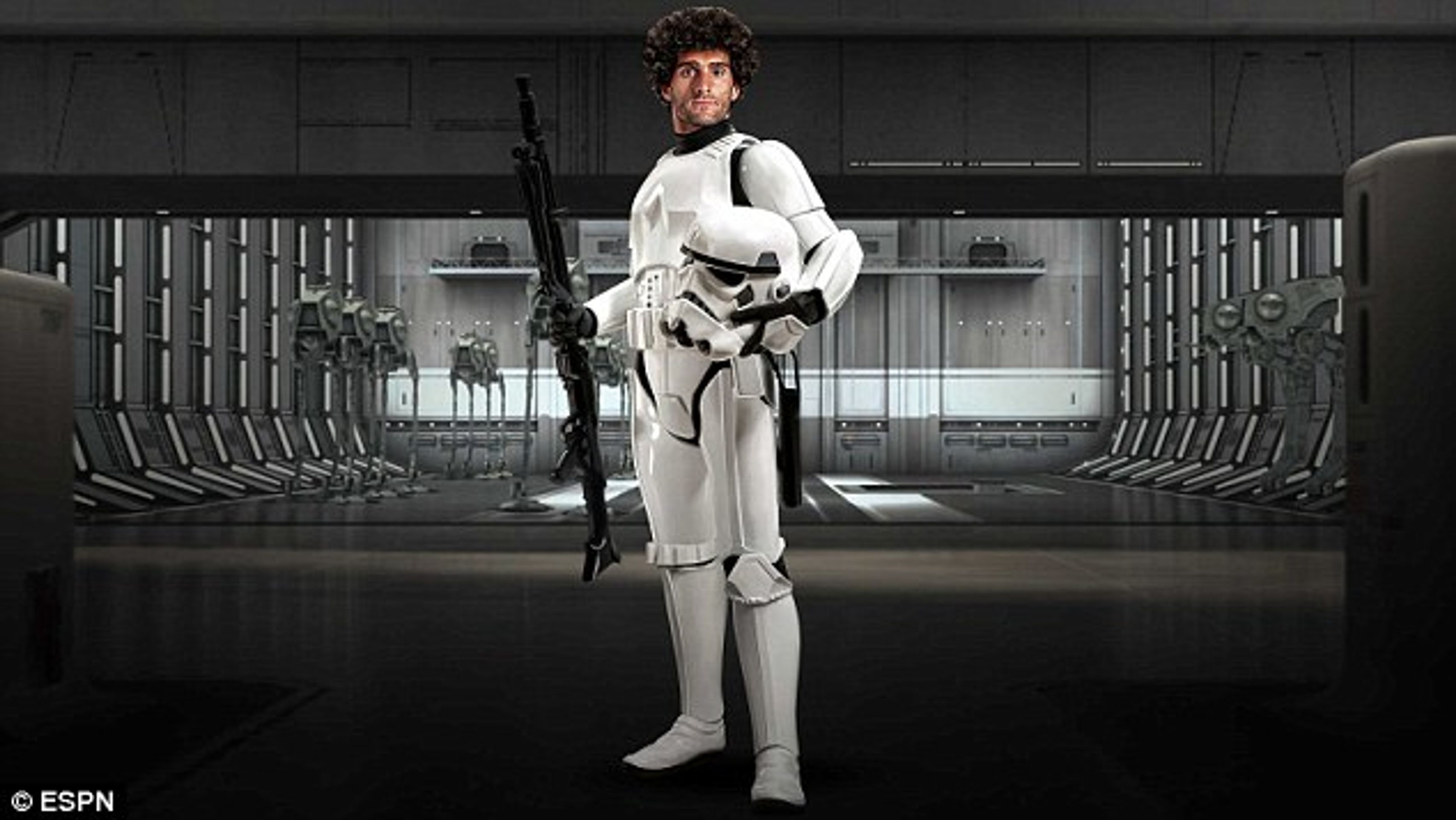 Marouane Fellaini jako stormtrooper - GALERIE: Fotbalové hvězdy jako postavy z Hvězdných válek (4/10)