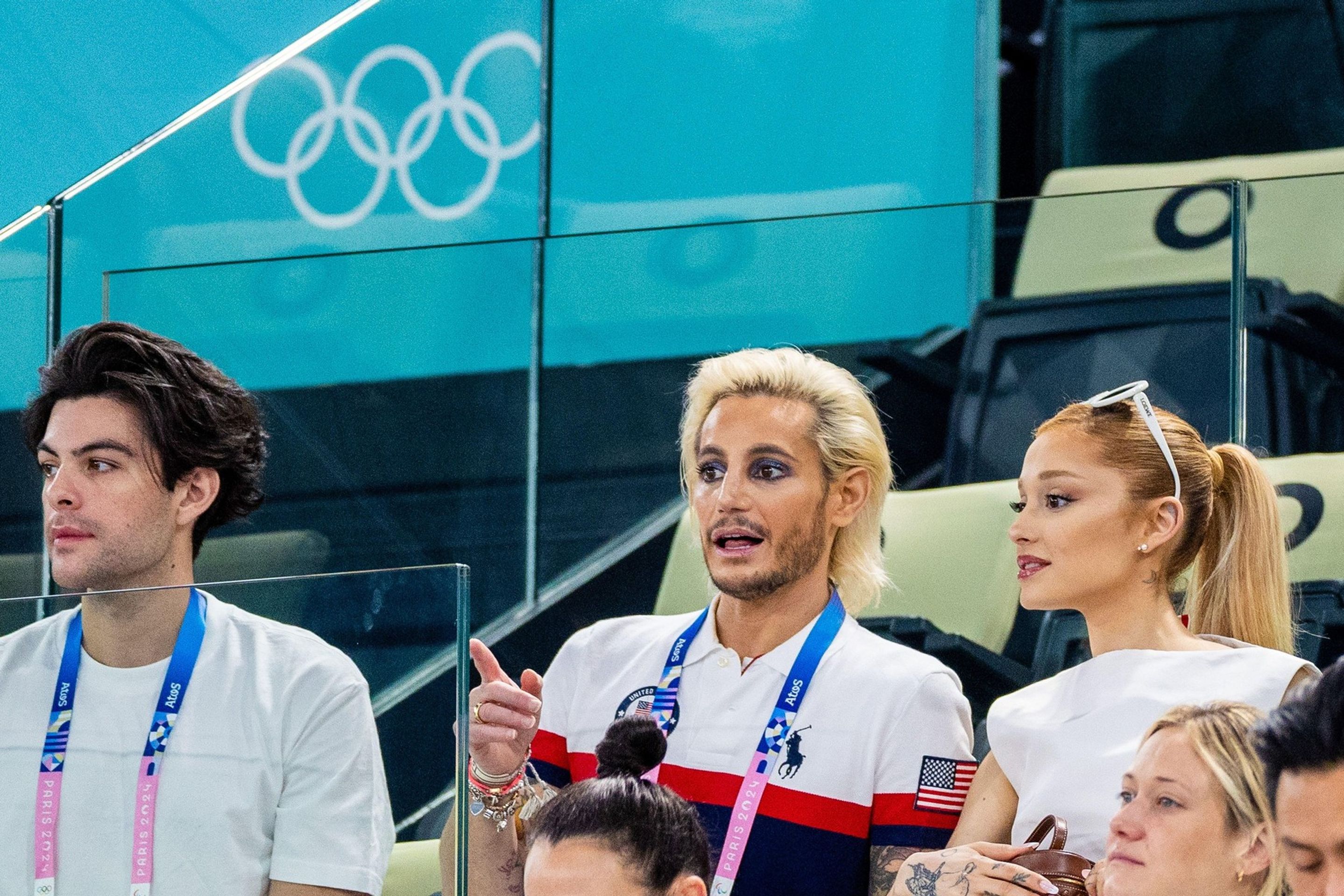 Zpěvačka Ariana Grande (vpravo nahoře) v  hledišti na OH - Celebrity v hledišti na LOH 2024 (2/13)