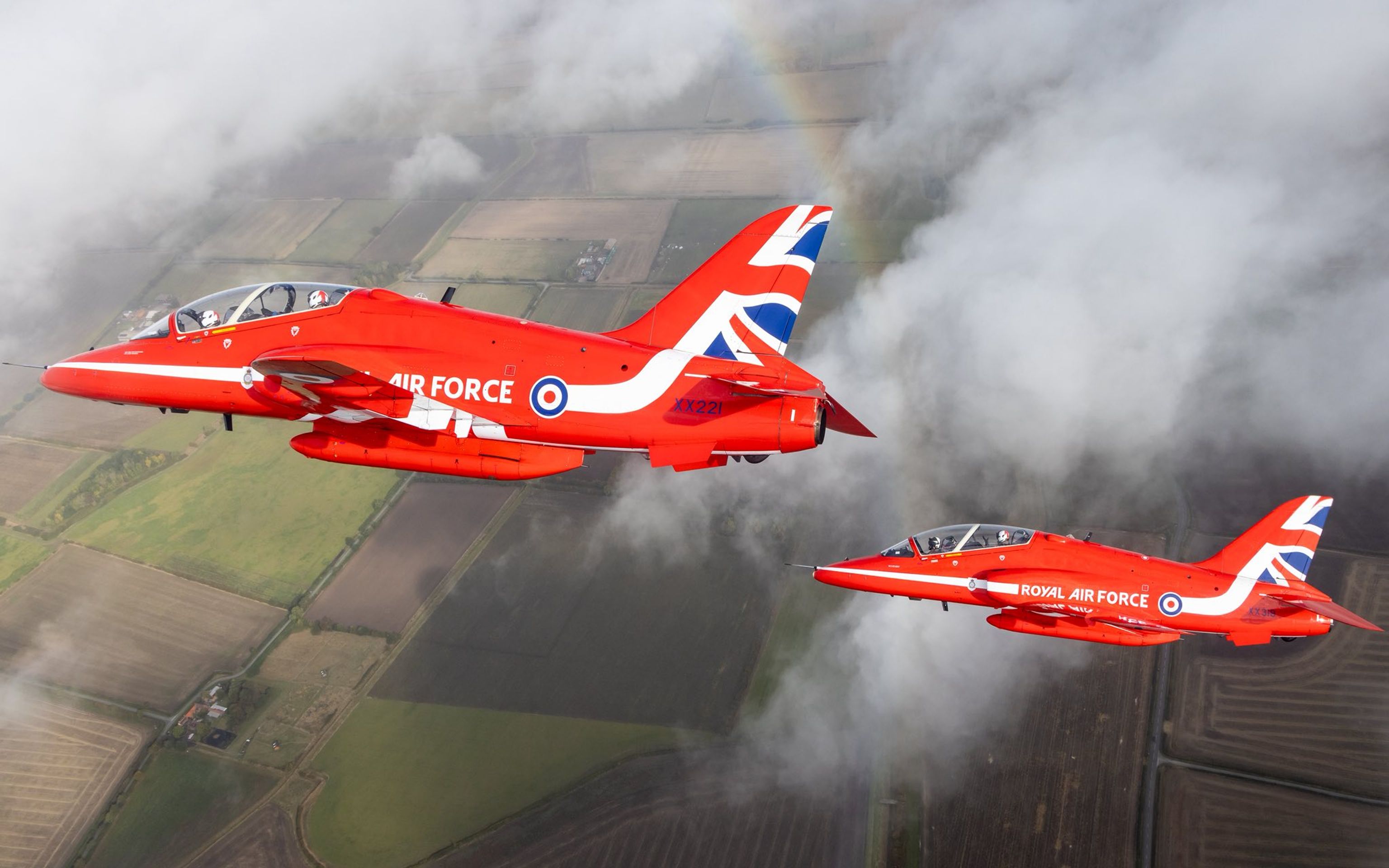 Letouny Red Arrows - Průlet vojenských letounů nad Prahou (4/4)