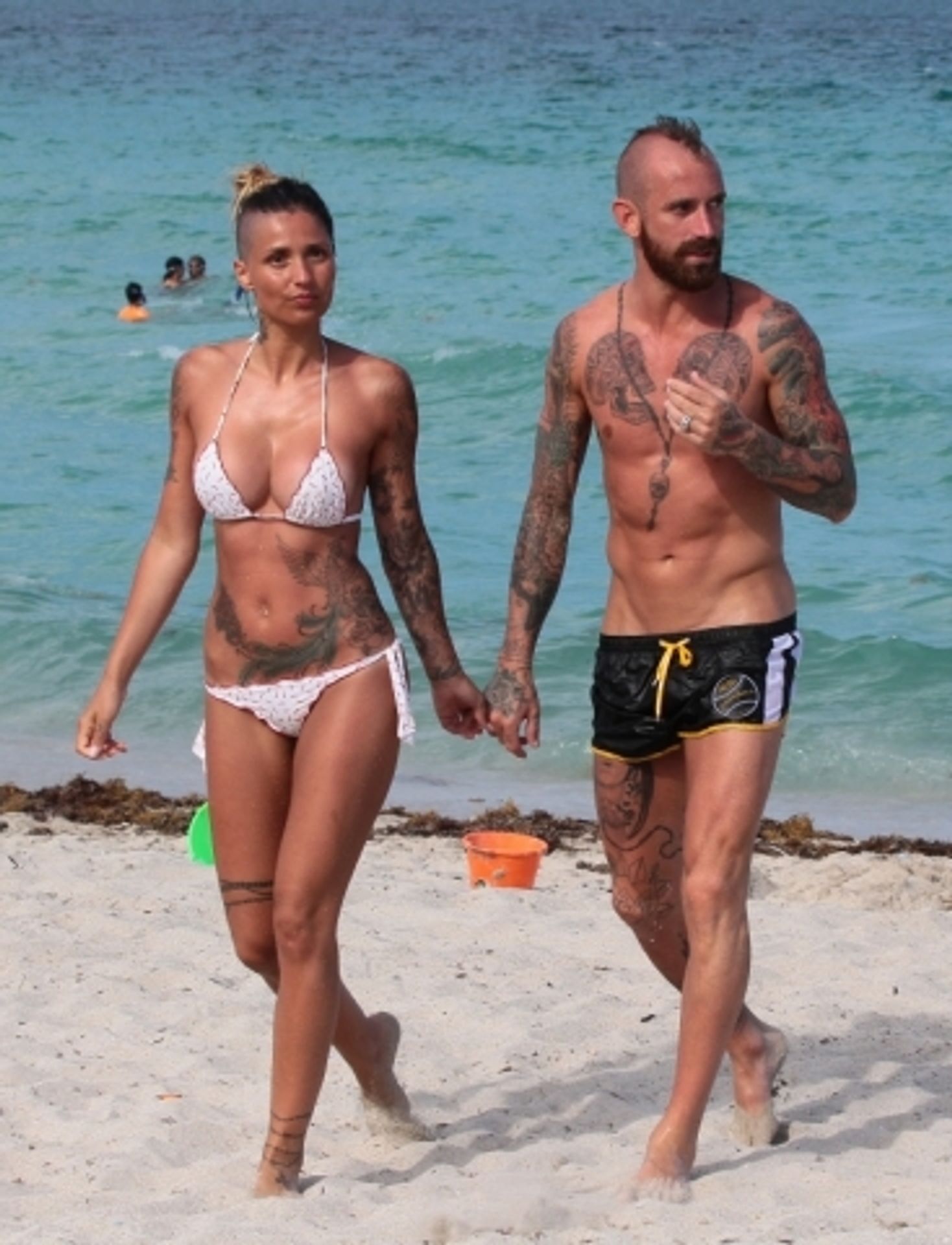 Raul Meireles s manželkou ukázali kérky - 11 - Raul Meireles s manželkou ukázali kérky (7/10)