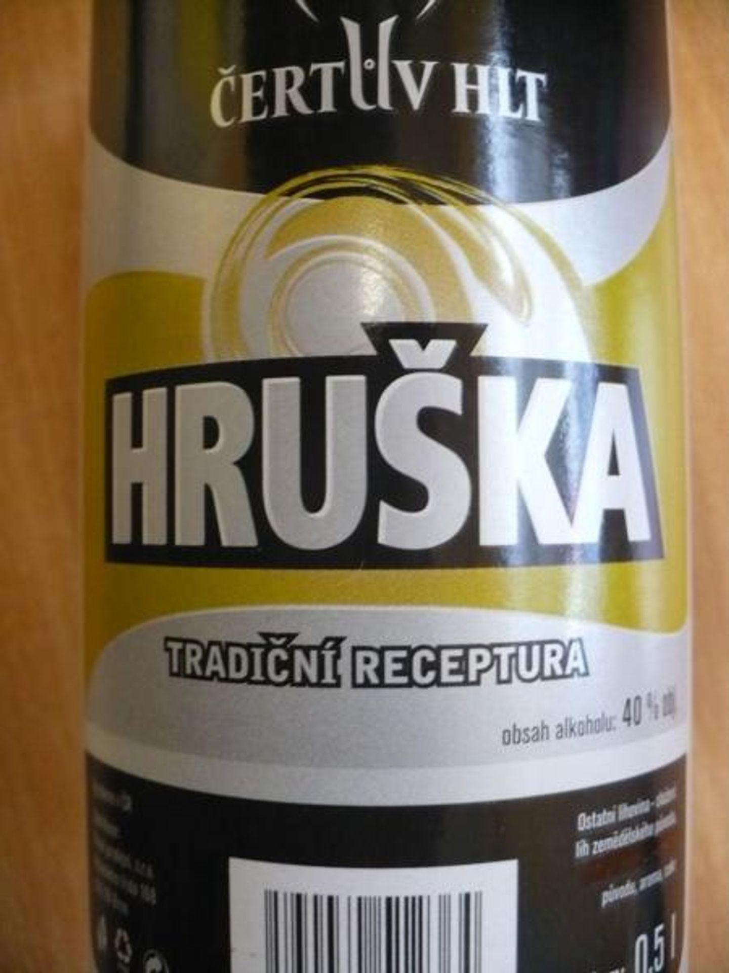 Potraviny na pranýři: Tesco: - GALERIE: Tesco: "Čertův hlt" hruška tradiční receptura, obsah alkoholu 40 % obj. (1/3)