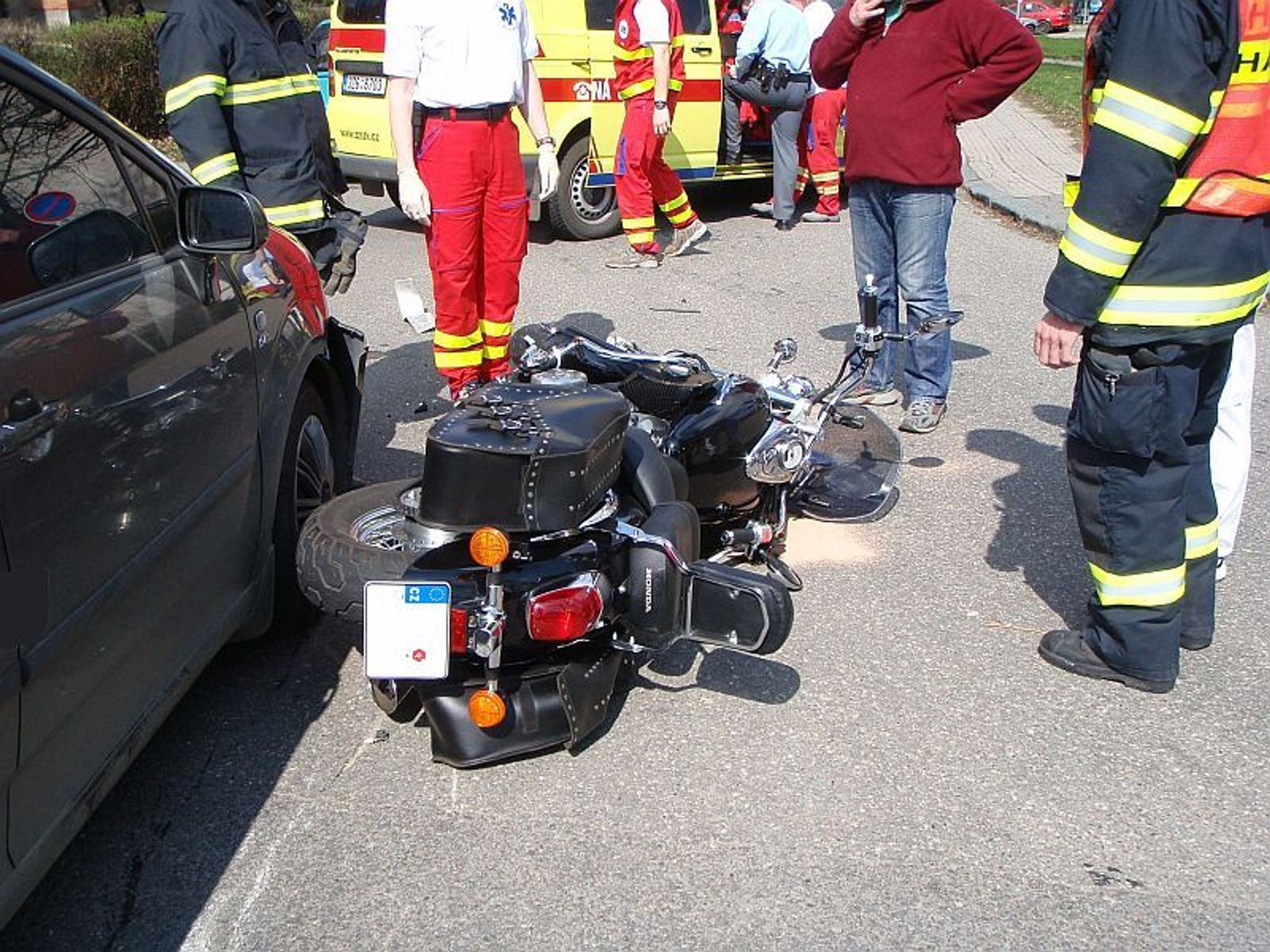 Nehoda Zlín - GALERIE: Srážka motocyklu s autem (5/5)