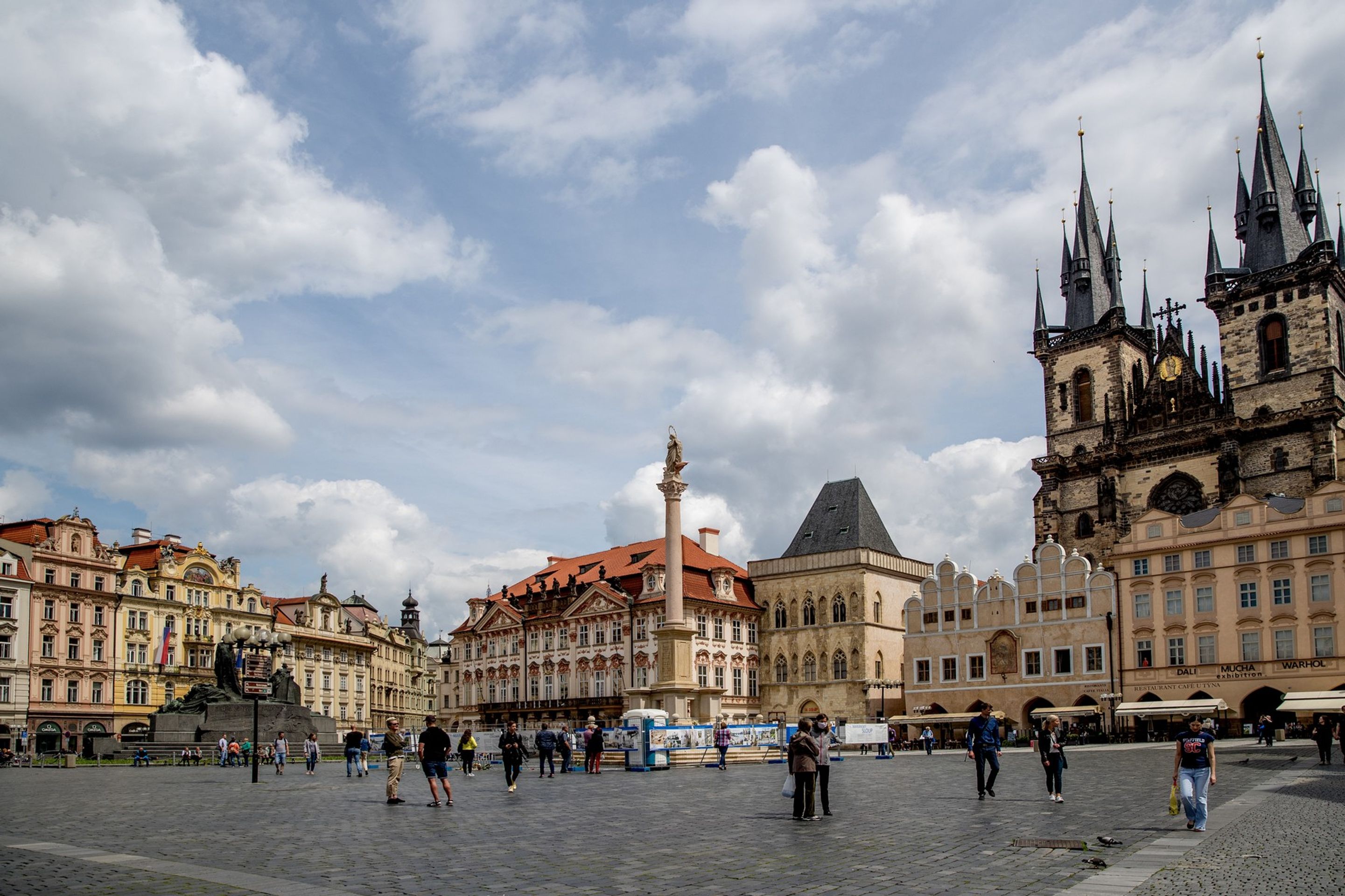 Mariánský sloup v Praze - GALERIE: Žhářský útok na Mariánský sloup (5/5)