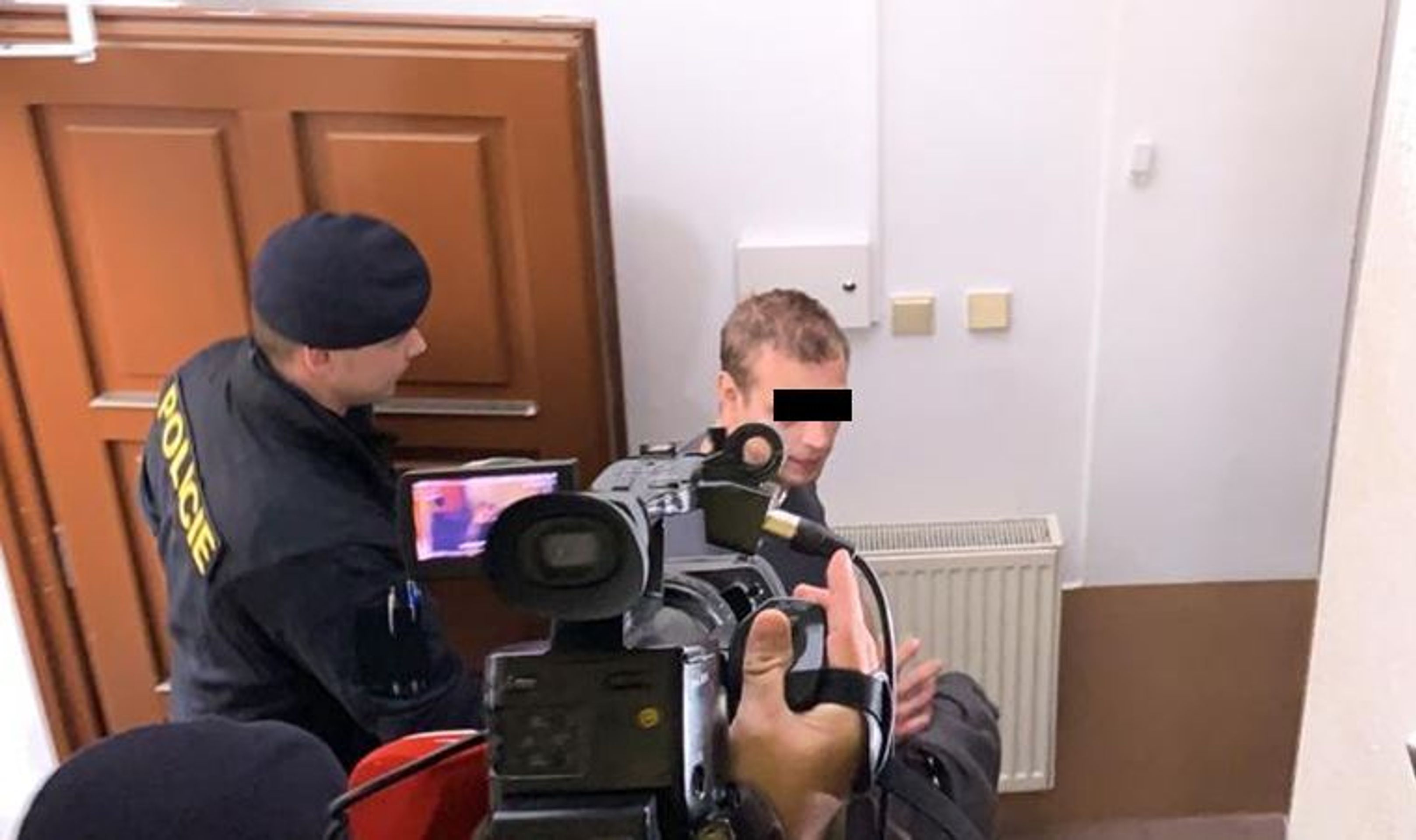 Podezřelé z vraždy pumpařky vedou k soudu - 4 - GALERIE: Obviněné z vraždy a loupeže na pumpě u Nelahozevsi vedou k soudu (2/17)