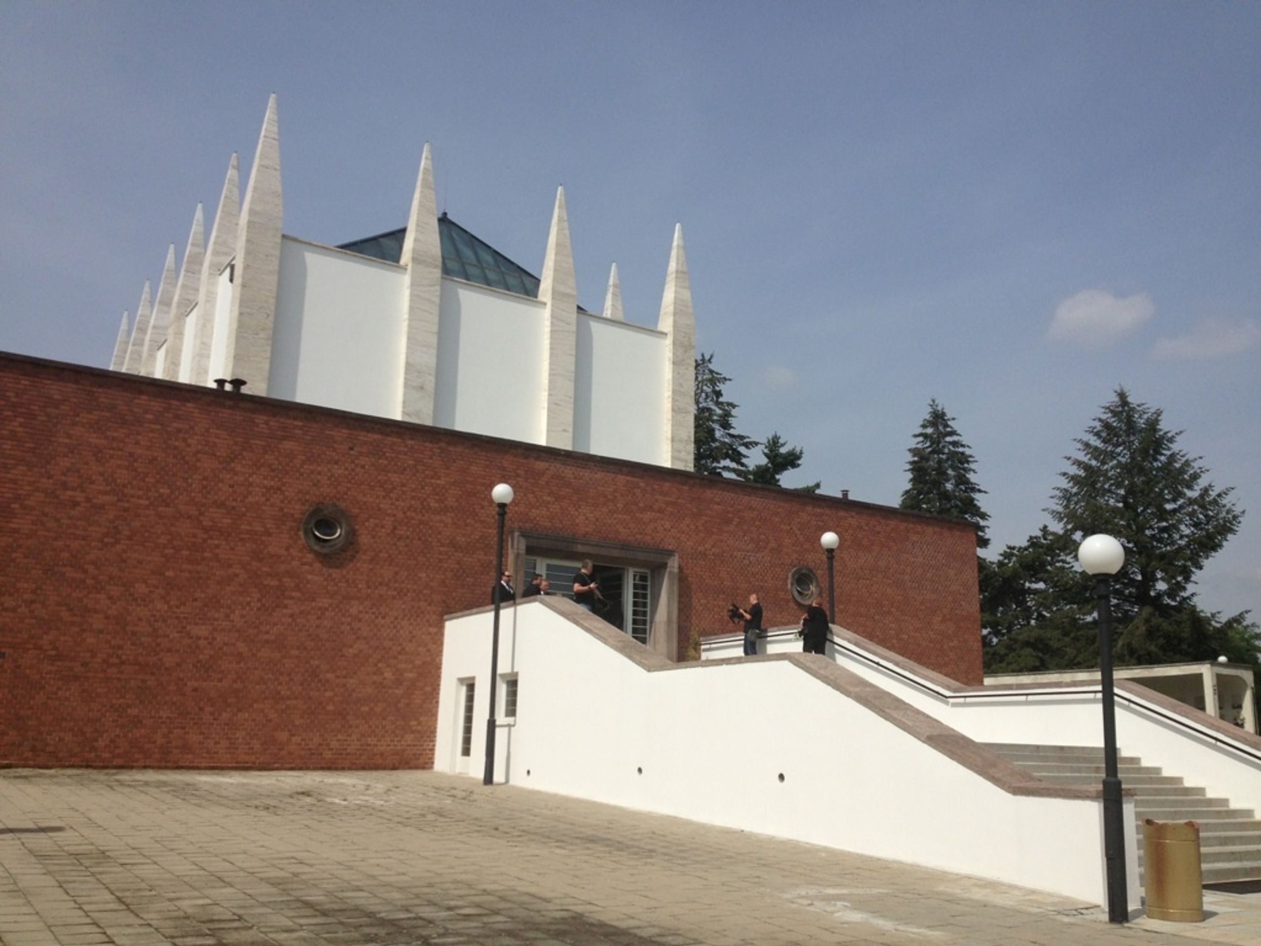 Pohřeb Markéty, která zemřela v Indii - 2 - GALERIE: Rodiče řekli poslední sbohem Markétě, kterou ubodal v Indii kamarád (4/5)