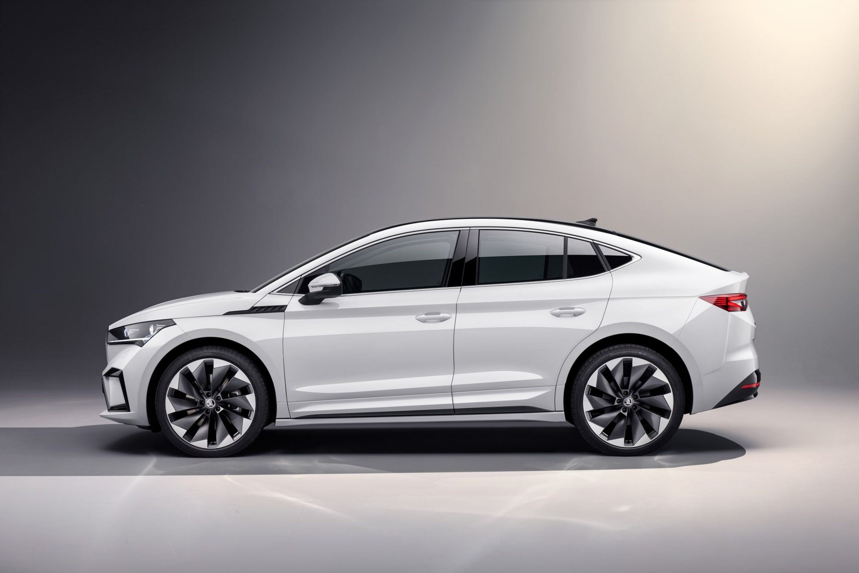 Škoda Enyaq Coupé iV - Enyaq Coupé iV se zkosenou zádí (3/15)