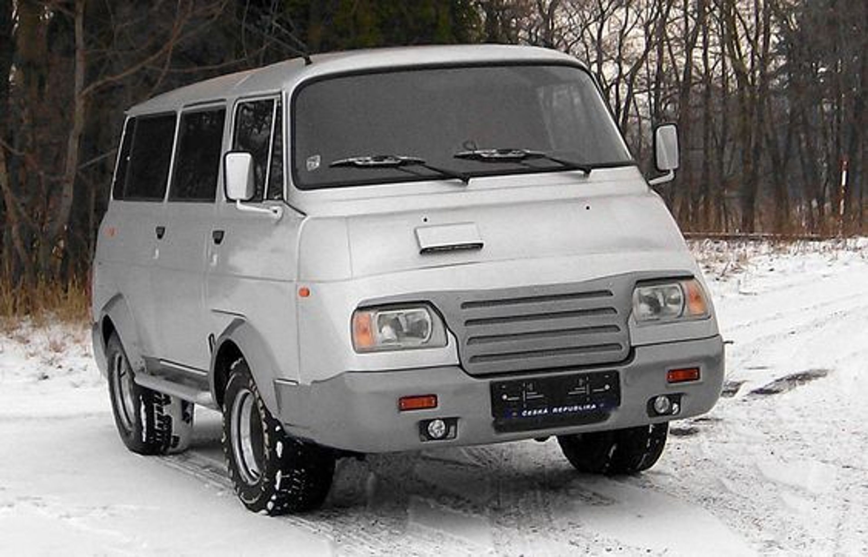 Kultovní Škoda 1203 - 62 - Fotogalerie: Kultovní “dvanda“ slaví. Podívejte se na originální úpravy (26/39)