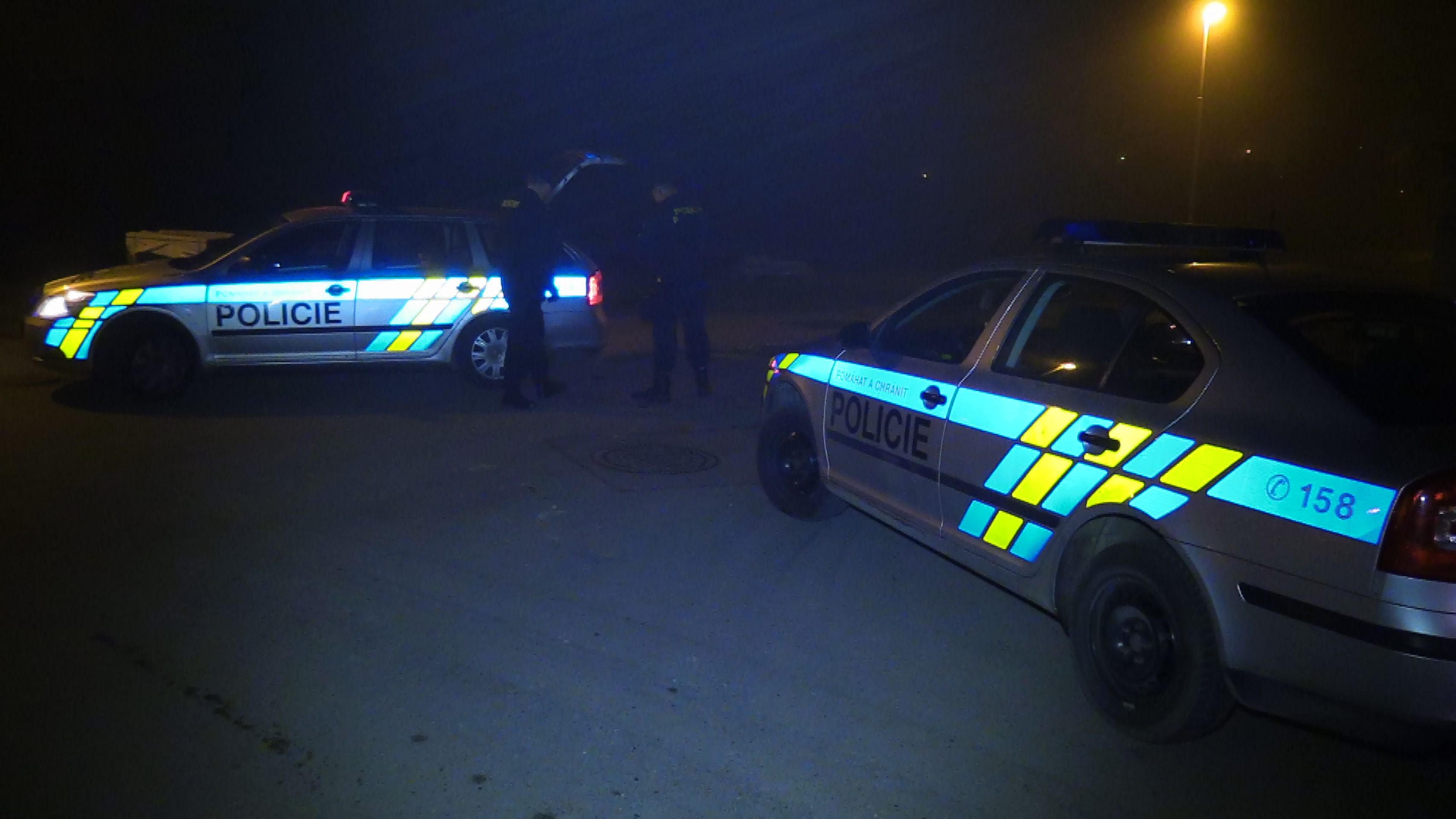 Opilý řidič prchal před policisty s dcerou v autě - GALERIE: Opilý řidič prchal před policií s dcerou v autě (5/5)