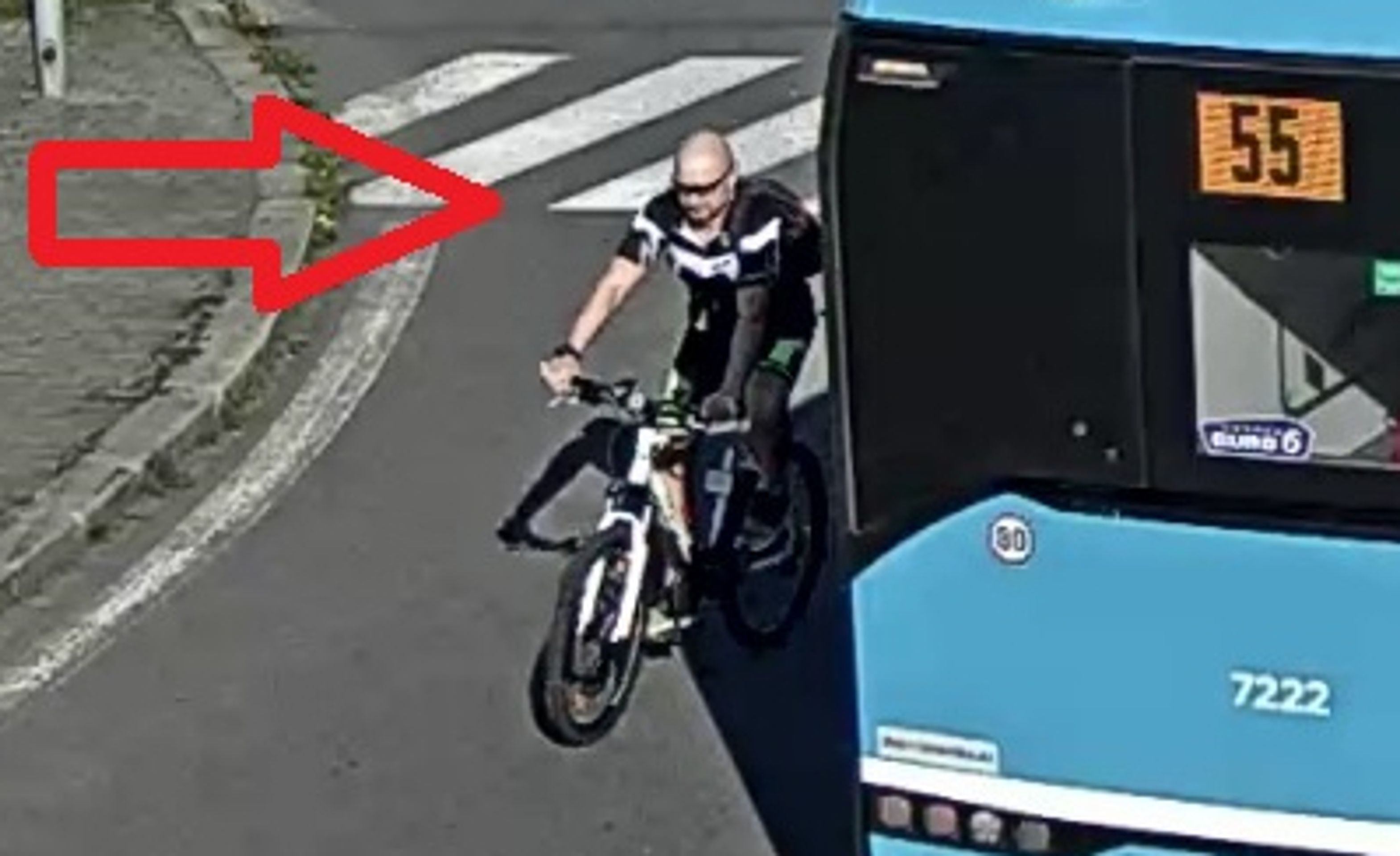 Cyklista v Ostravě zaútočil na řidiče - 6 - GALERIE: Cyklista v Ostravě zaútočil na řidiče (6/6)