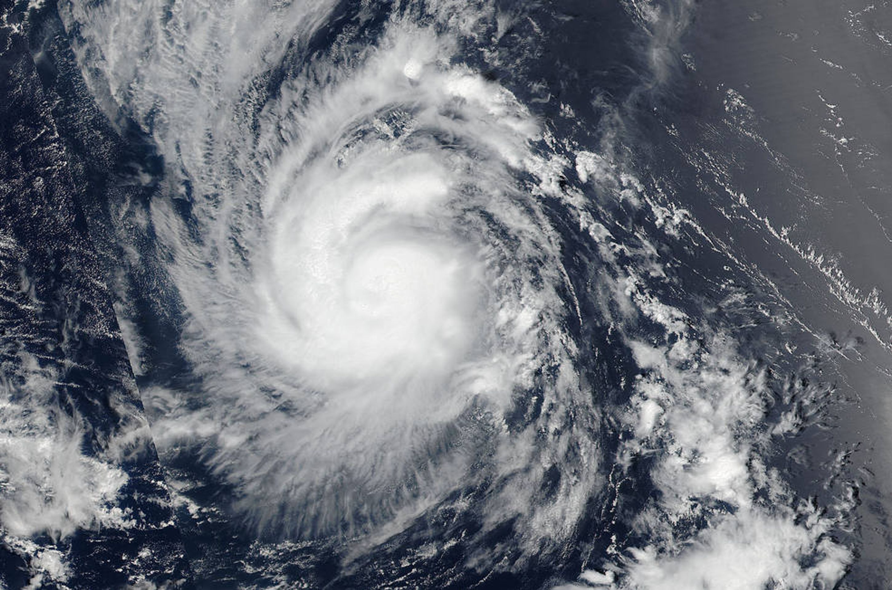 Hurricanes Lester, Madeline a Gaston - 1 - GALERIE: Hurikány Lester, Madeline and Gaston (2/5)