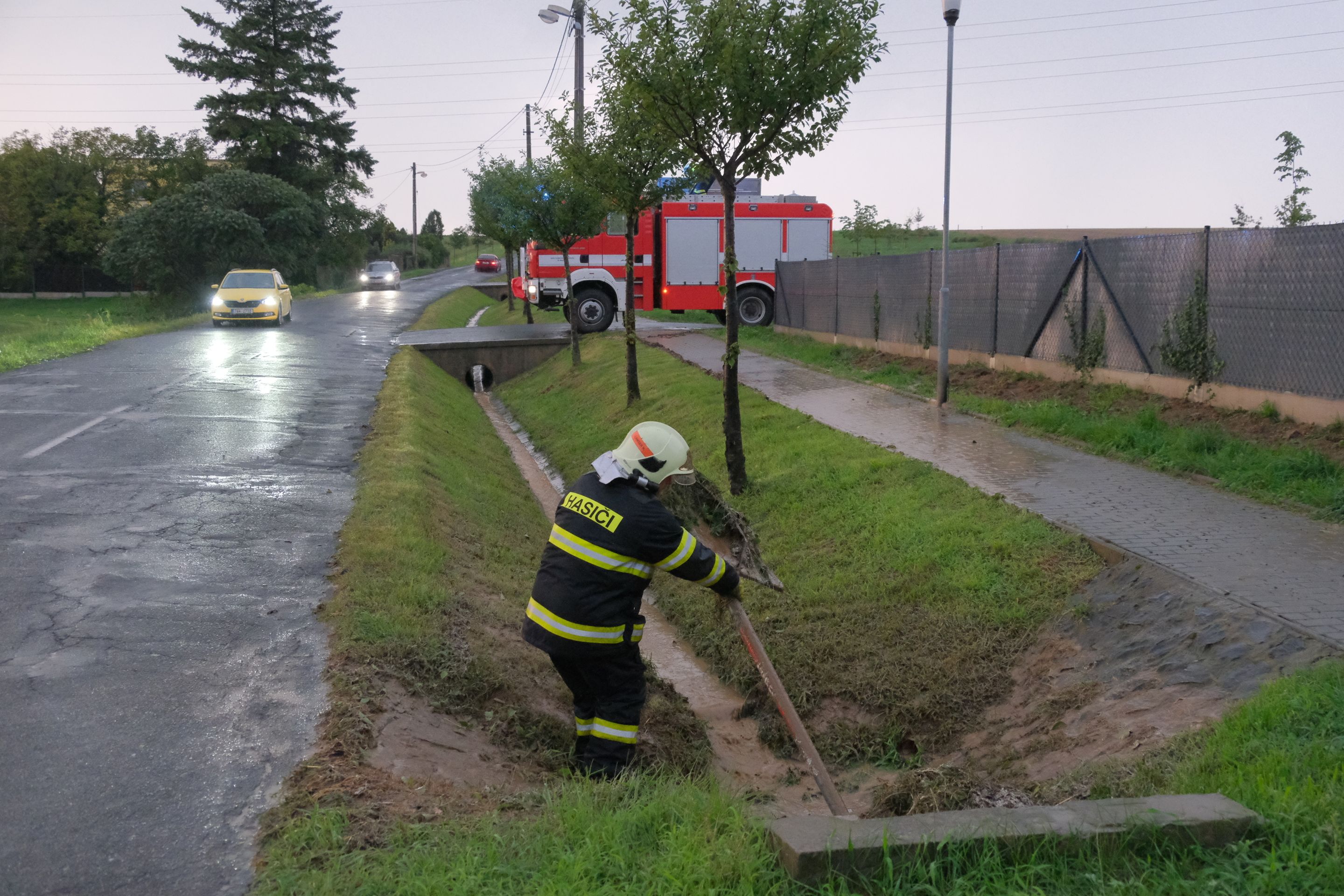 Moravskoslezští hasiči vyjeli v neděli odpoledne skoro 50krát - 18 - GALERIE: Bouřky na Moravě a ve Slezsku (4/21)