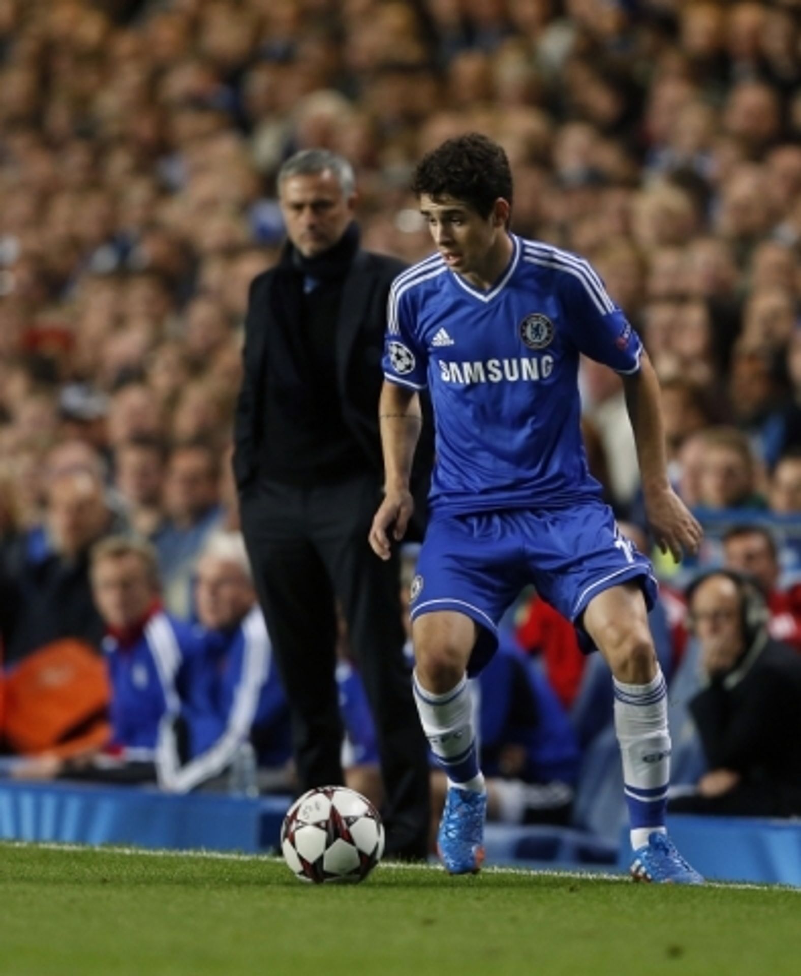 José Mourinho, Juan Mata a Oscar - 2 - GALERIE: José Mourinho, Juan Mata a Oscar (6/8)
