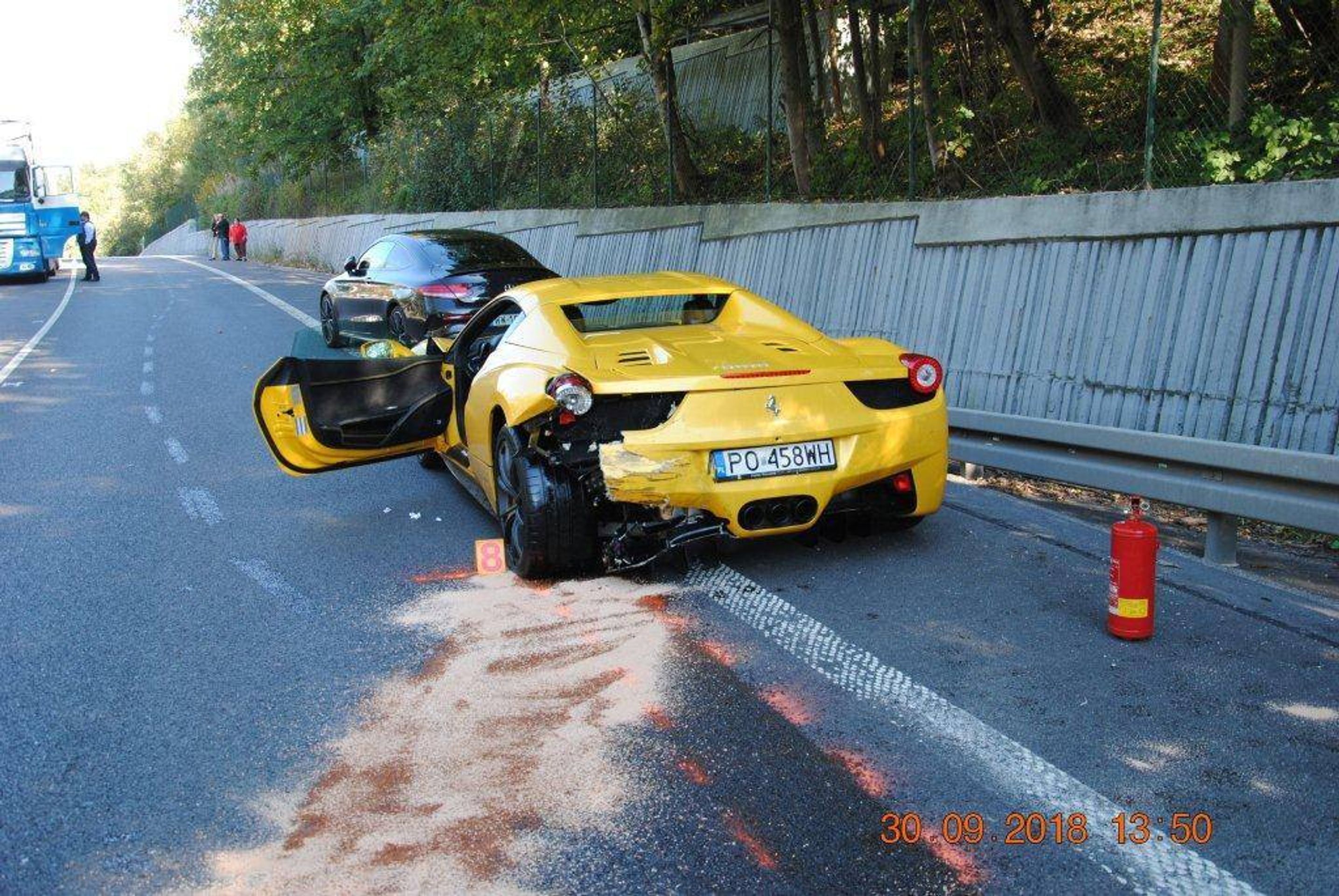 Tragická nehoda při nelegálním závodě - 2 - GALERIE: Tragická nehoda při nelegálním závodě (6/7)