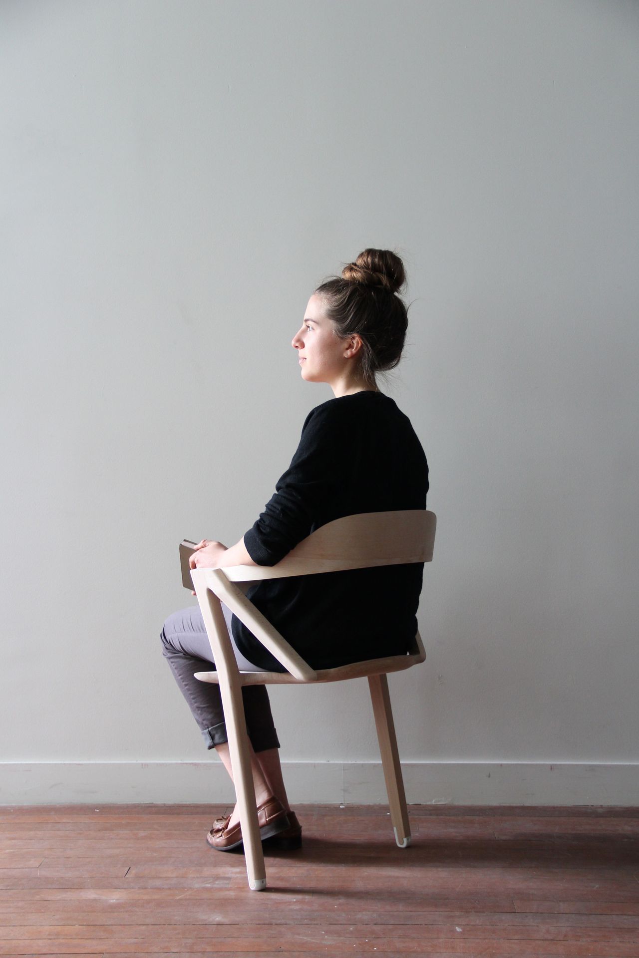 Speciální designová židle - 4 - GALERIE: Snesitelně nepohodlná židle vás donutí být aktivní (2/5)