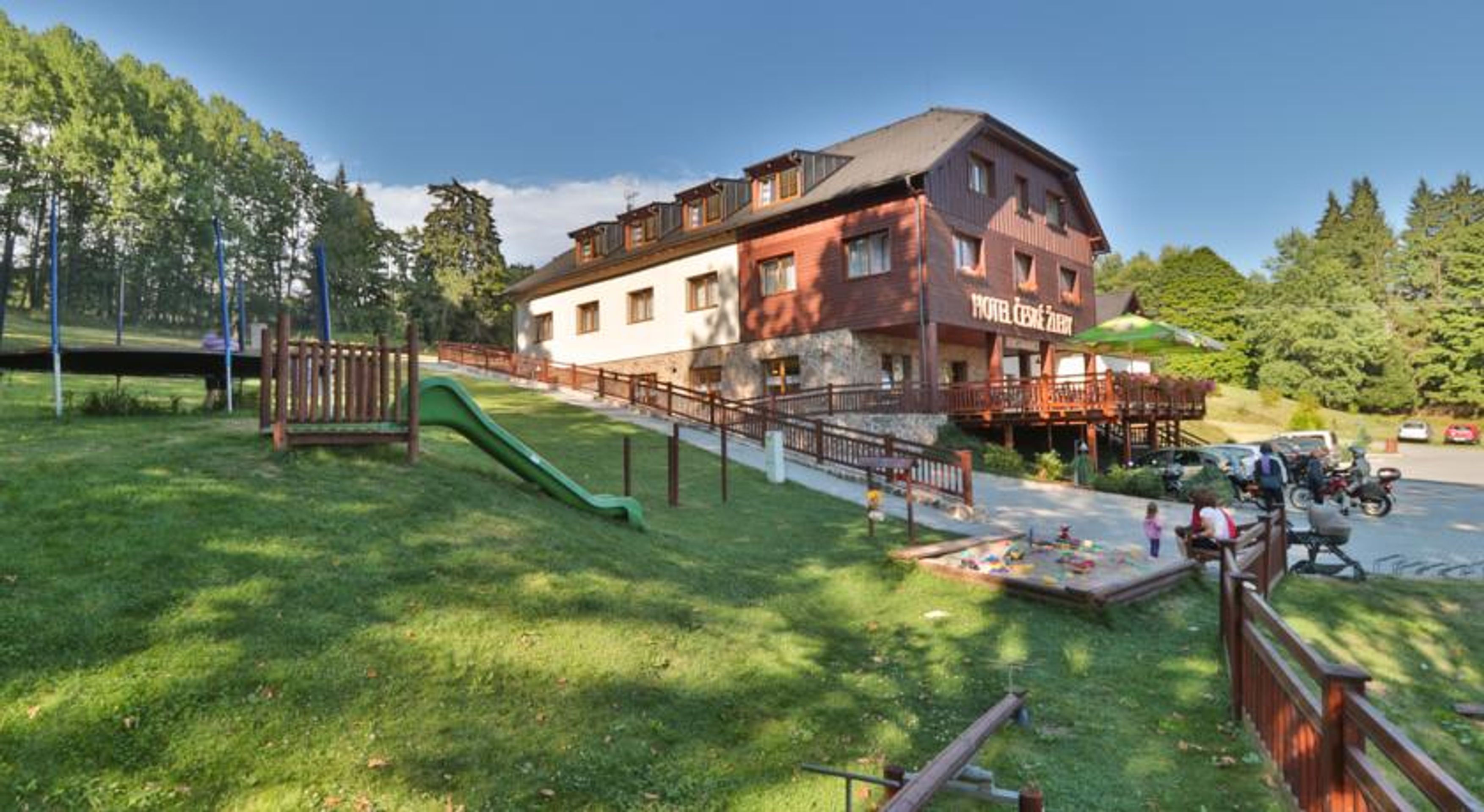 Kategorie 3* hotely - 4. Hotel České Žleby (Stožec) - GALERIE: Nejlepší 3* hotely v České republice (7/20)
