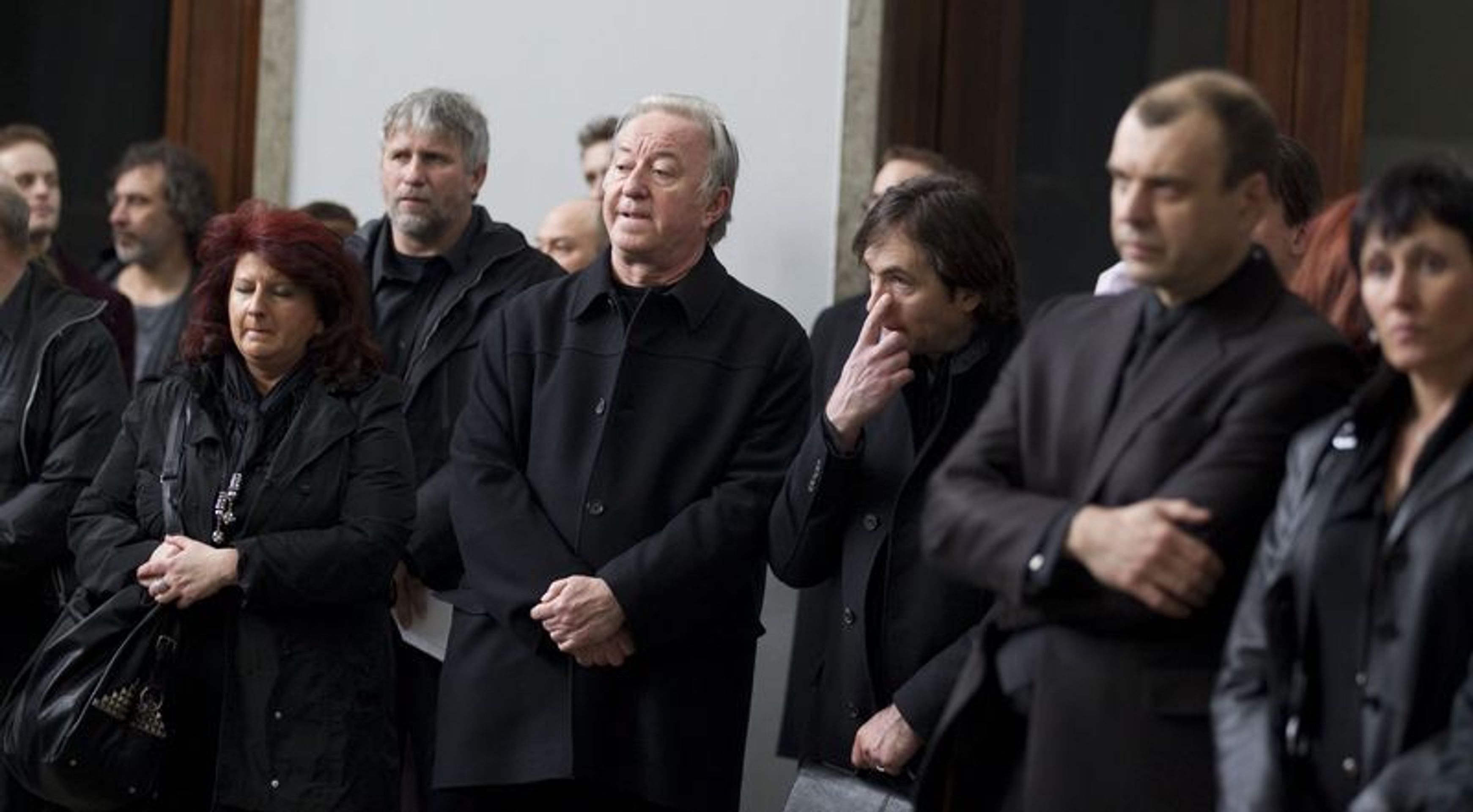 Pohřeb Rostislava Čtvrtlíka - 5 - Fotogalerie: Pohřeb Rostislava Čtvrtlíka (3/8)