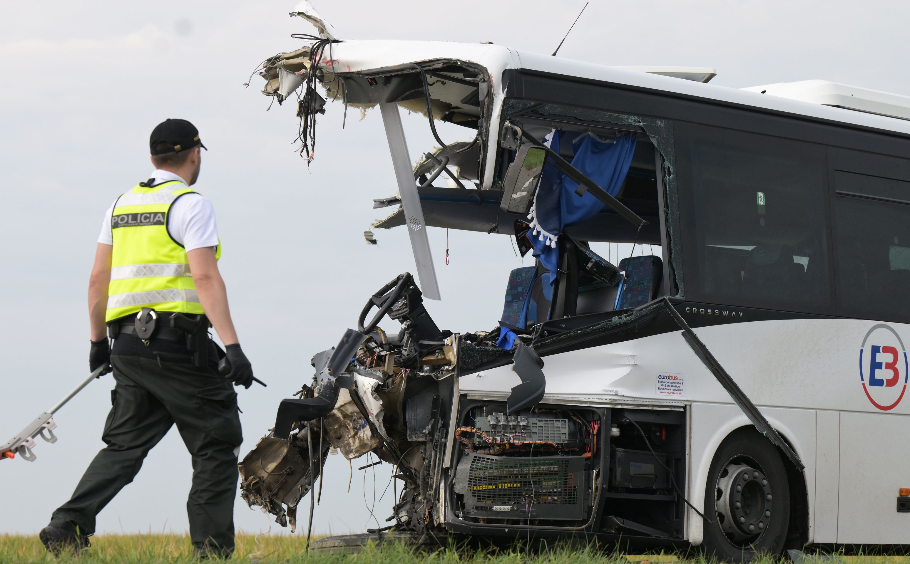 Srážka autobusu na Slovensku - Srážka autobusu a nákladního auta (8/10)