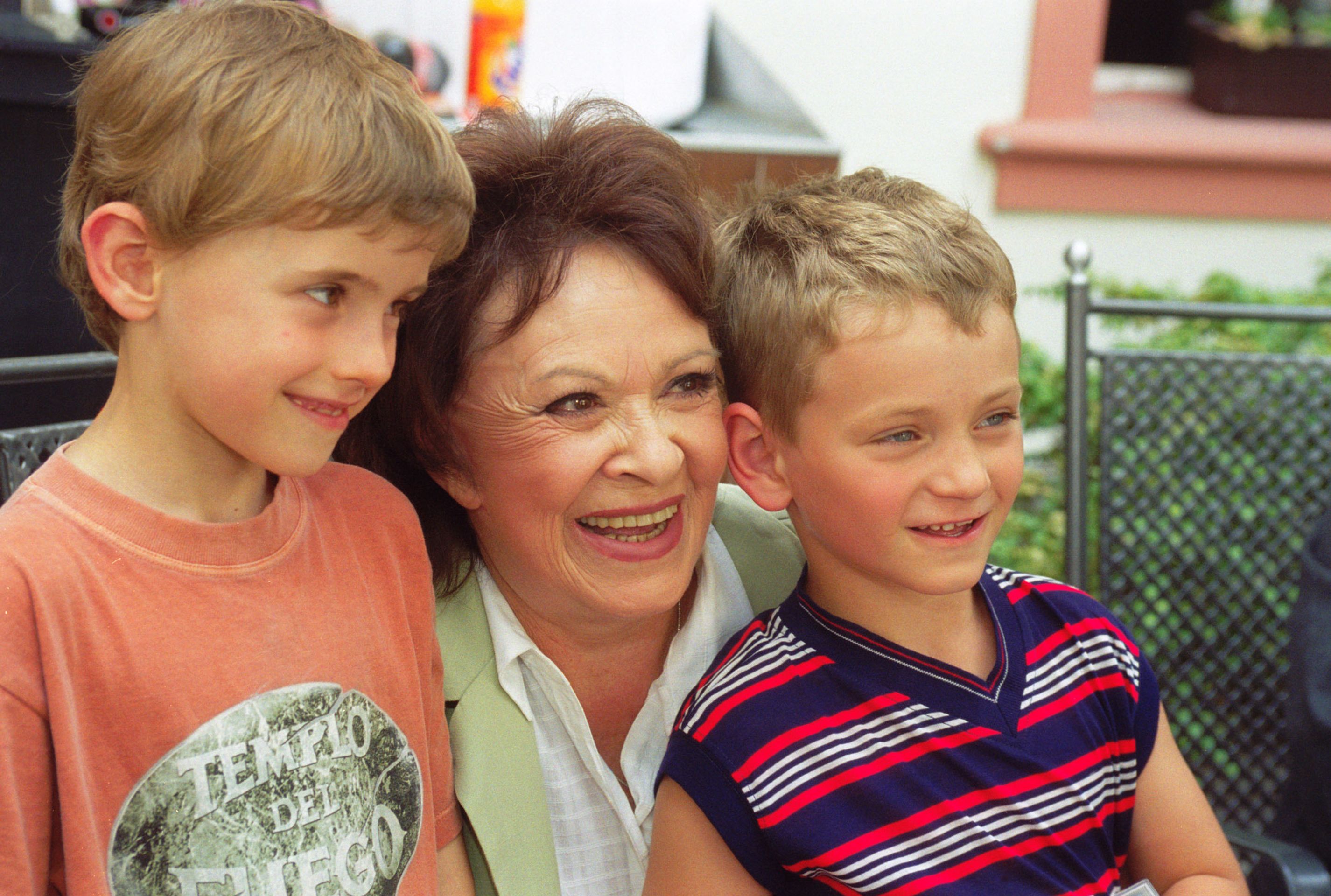 Jiřina Bohdalová - 2002 - Jak šel čas s Jiřinou Bohdalovou (7/12)