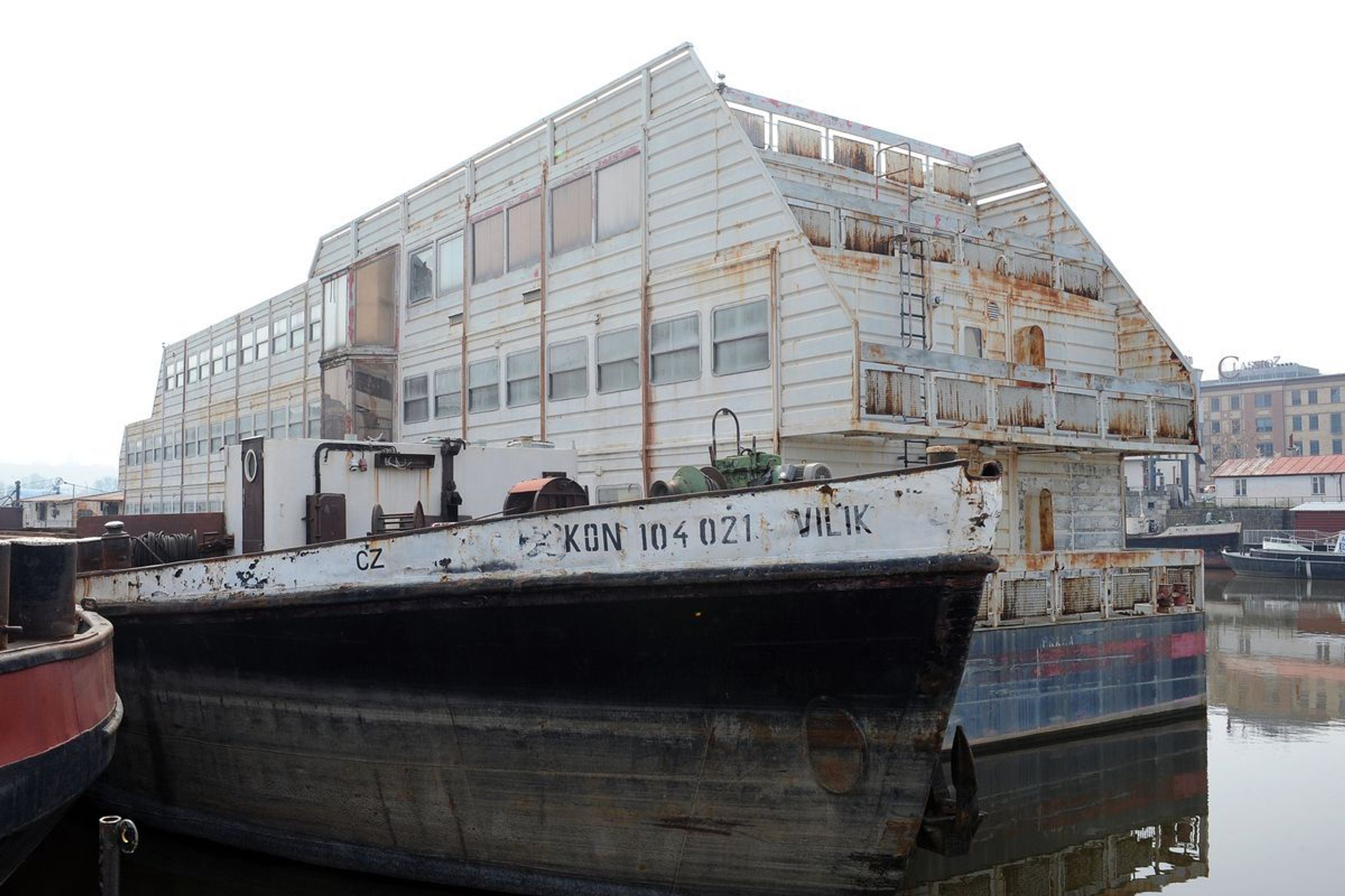 Opuštěný botel v pražské Libni - 6 - GALERIE: Opuštěný botel v pražské Libni (5/10)