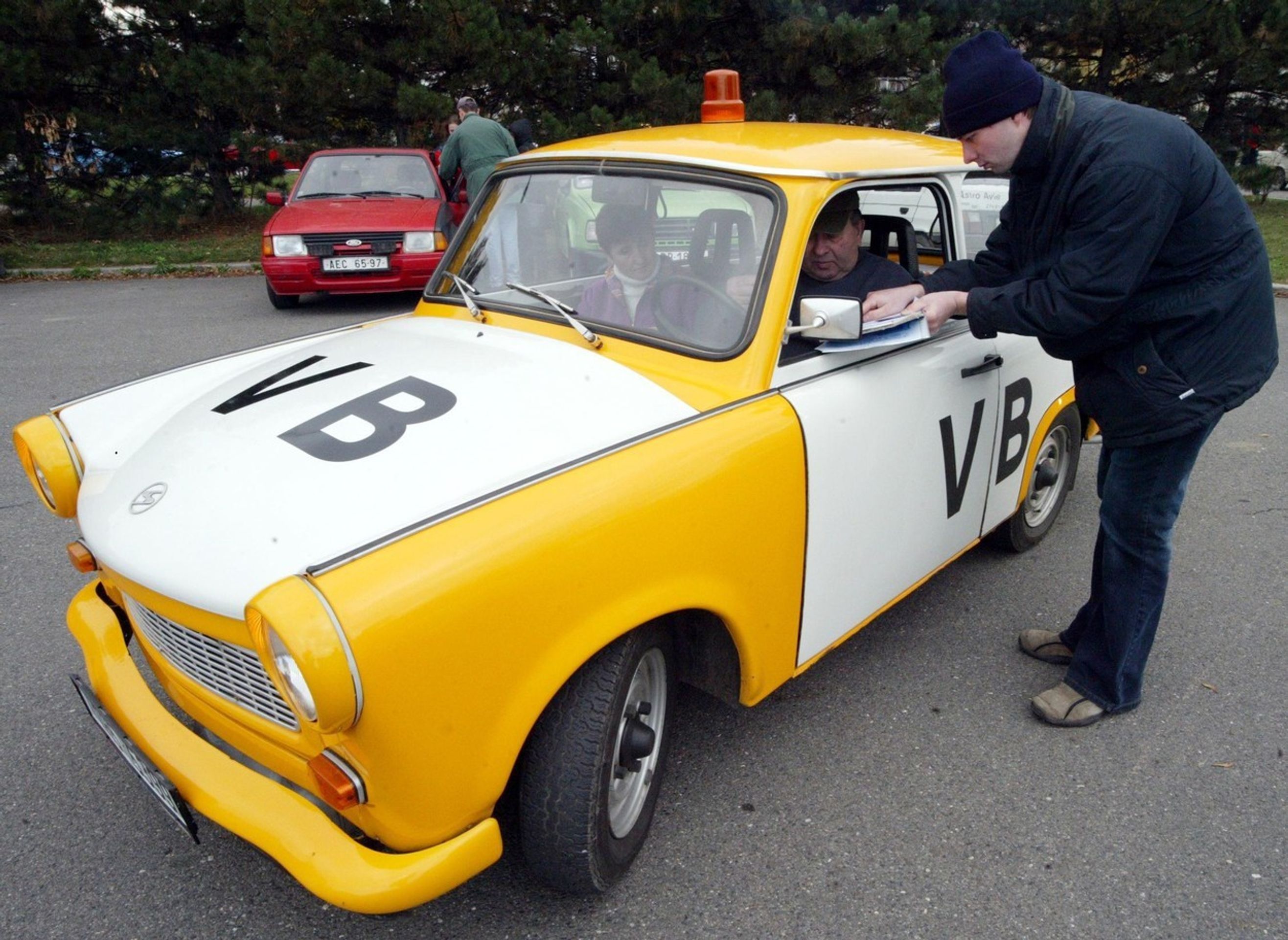 Legendární Trabant ve všemožných úpravách - 29 - Fotogalerie: Prohlédněte si trabanty ve všemožných úpravách (3/18)