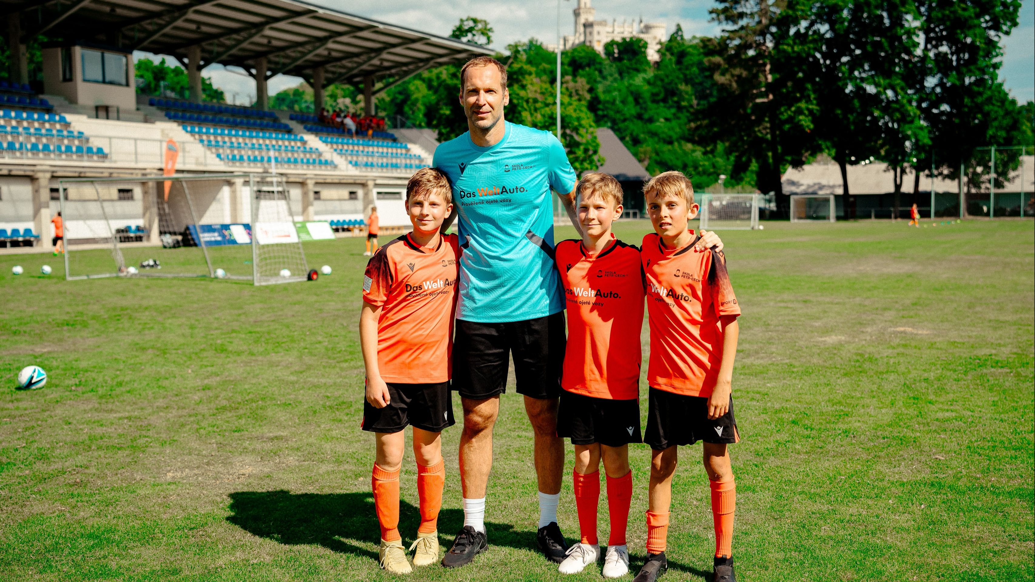 Fotbalová škola Petra Čecha - Fotbalová škola Petra Čecha (10/19)