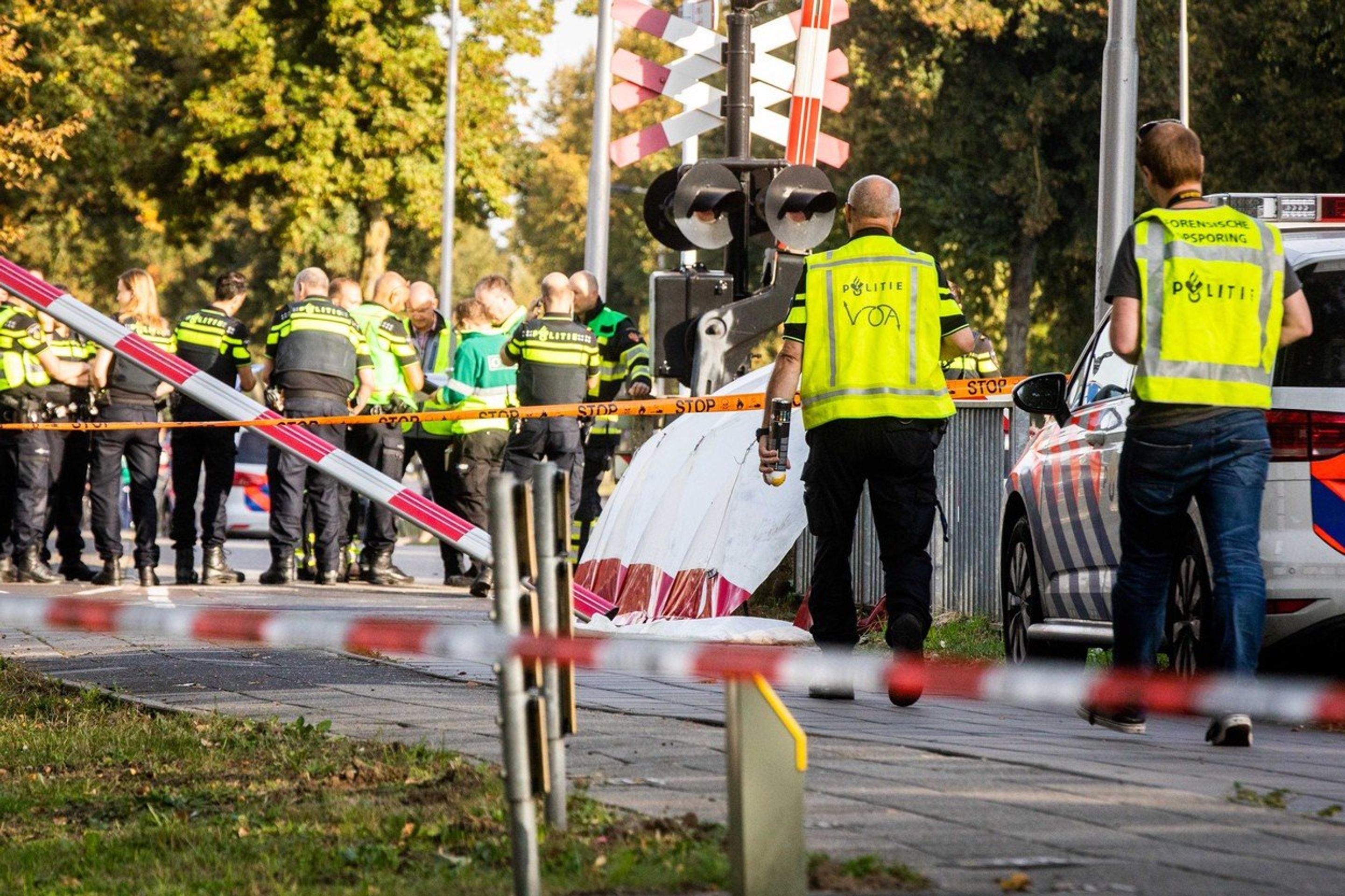 Nehoda nákladního kola s vlakem v Nizozemsku - GALERIE: Nehoda nákladního kola s vlakem v Nizozemsku (4/4)