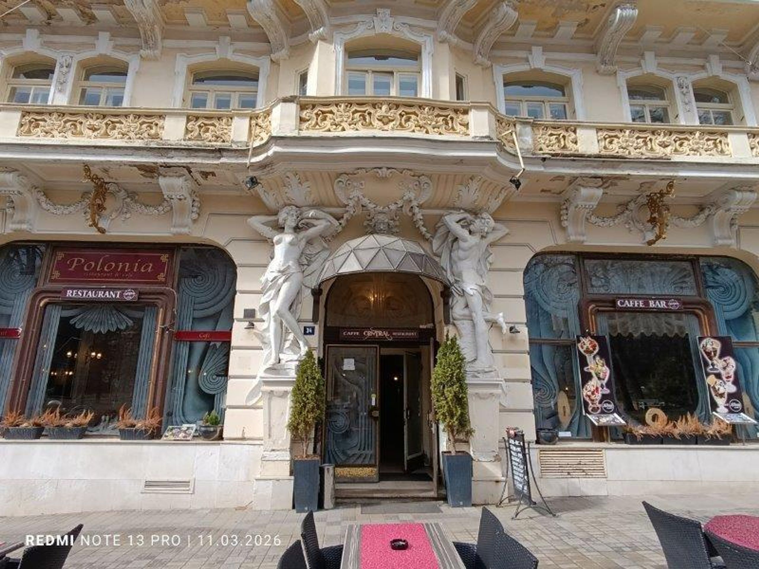S Central s.r.o (1) - Caffe Restaurant Central (1/22)