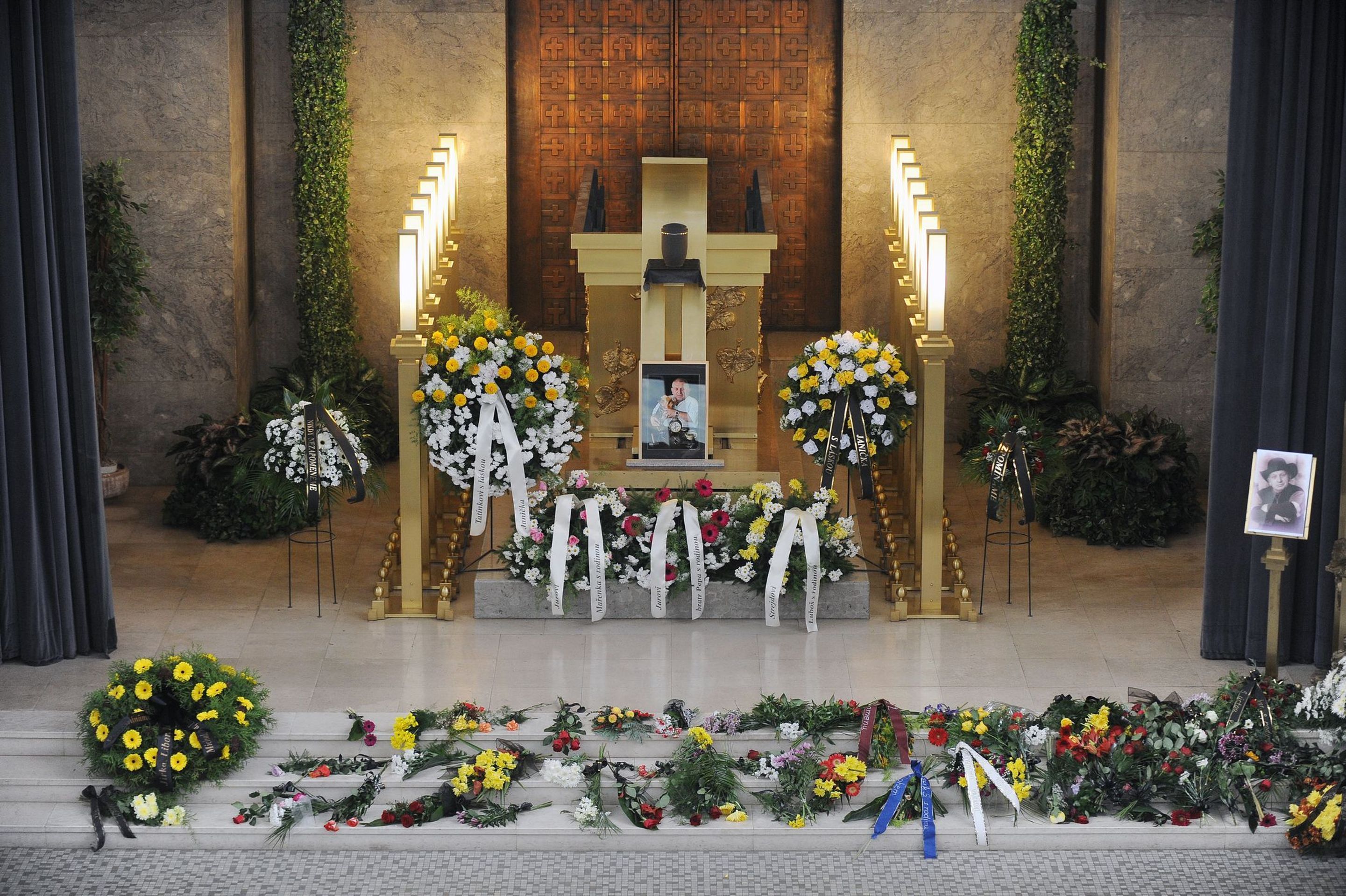 Poslední rozloučení s Jiřím Krytinářem - 11 - GALERIE: Rozloučení s Jiřím Krytinářem (28/29)