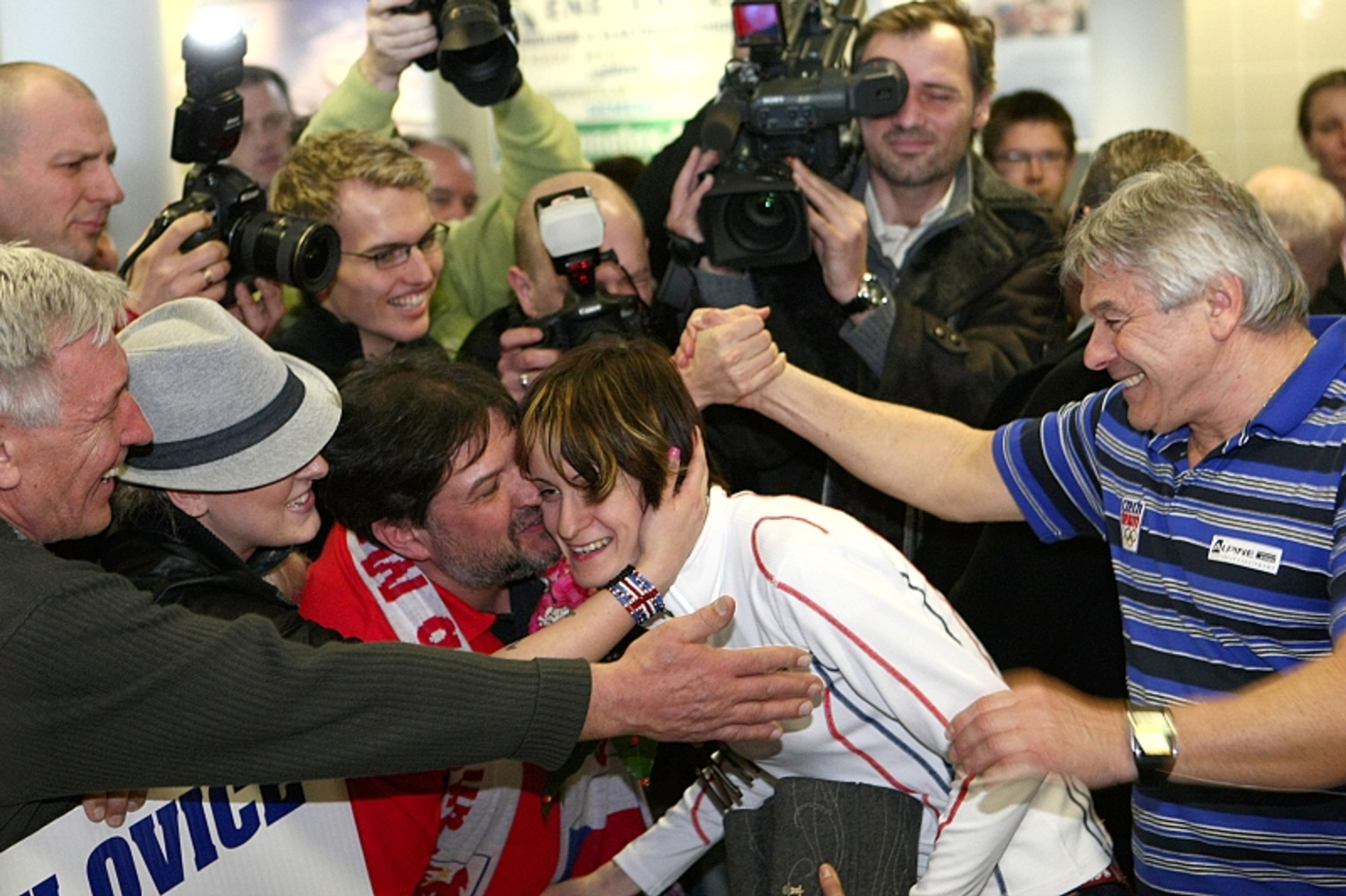 Přílet českých olympioniků v čele s Martinou Sáblíkovou-4 - GALERIE: Olympionici v Česku (3/7)