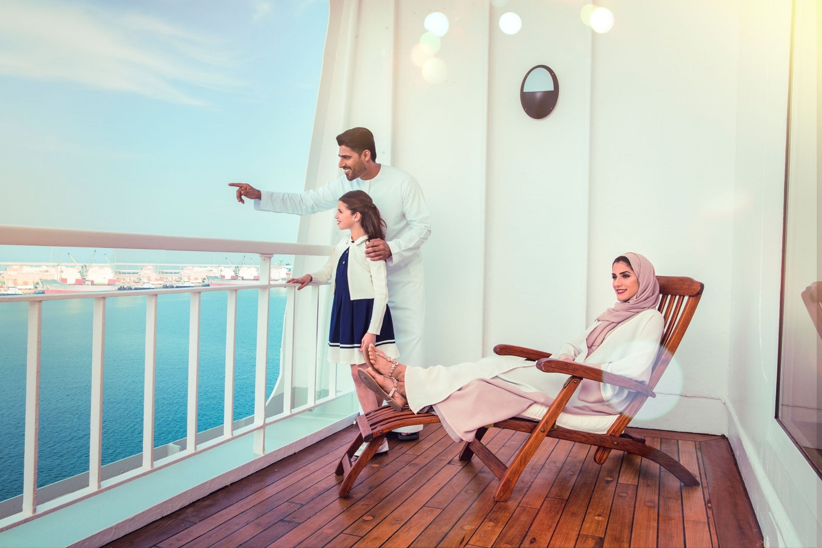 Plovoucí hotel Queen Elizabeth II v dubajském přístavu - 5 - GALERIE: Plovoucí hotel Queen Elizabeth II v dubajském přístavu (4/9)