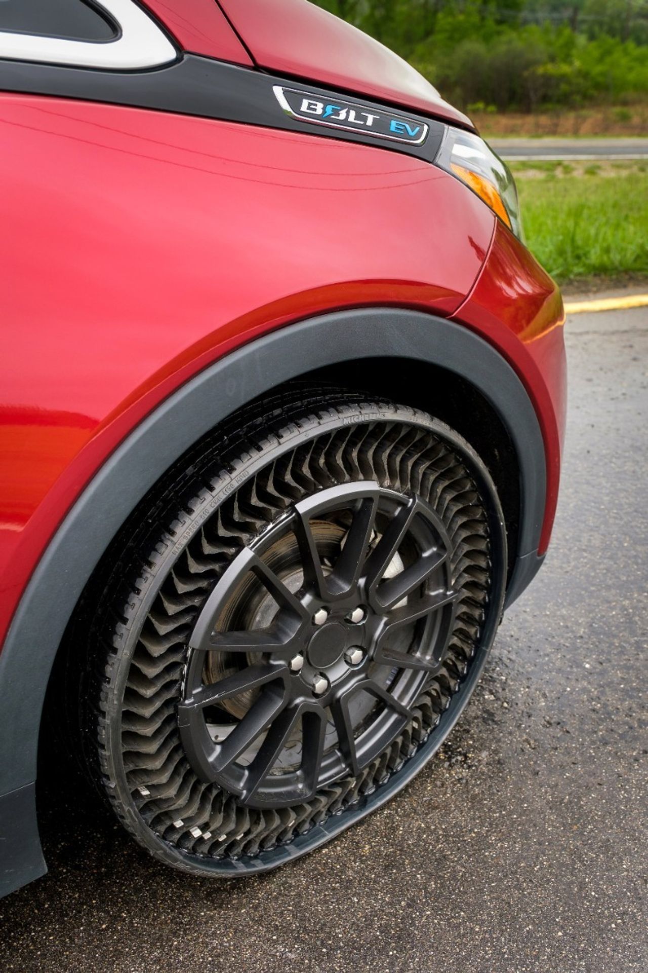 Bezvzduchové pneumatiky Uptis - 12 - Fotogalerie: Prototyp nezničitelných pneumatik od Michelinu (4/9)