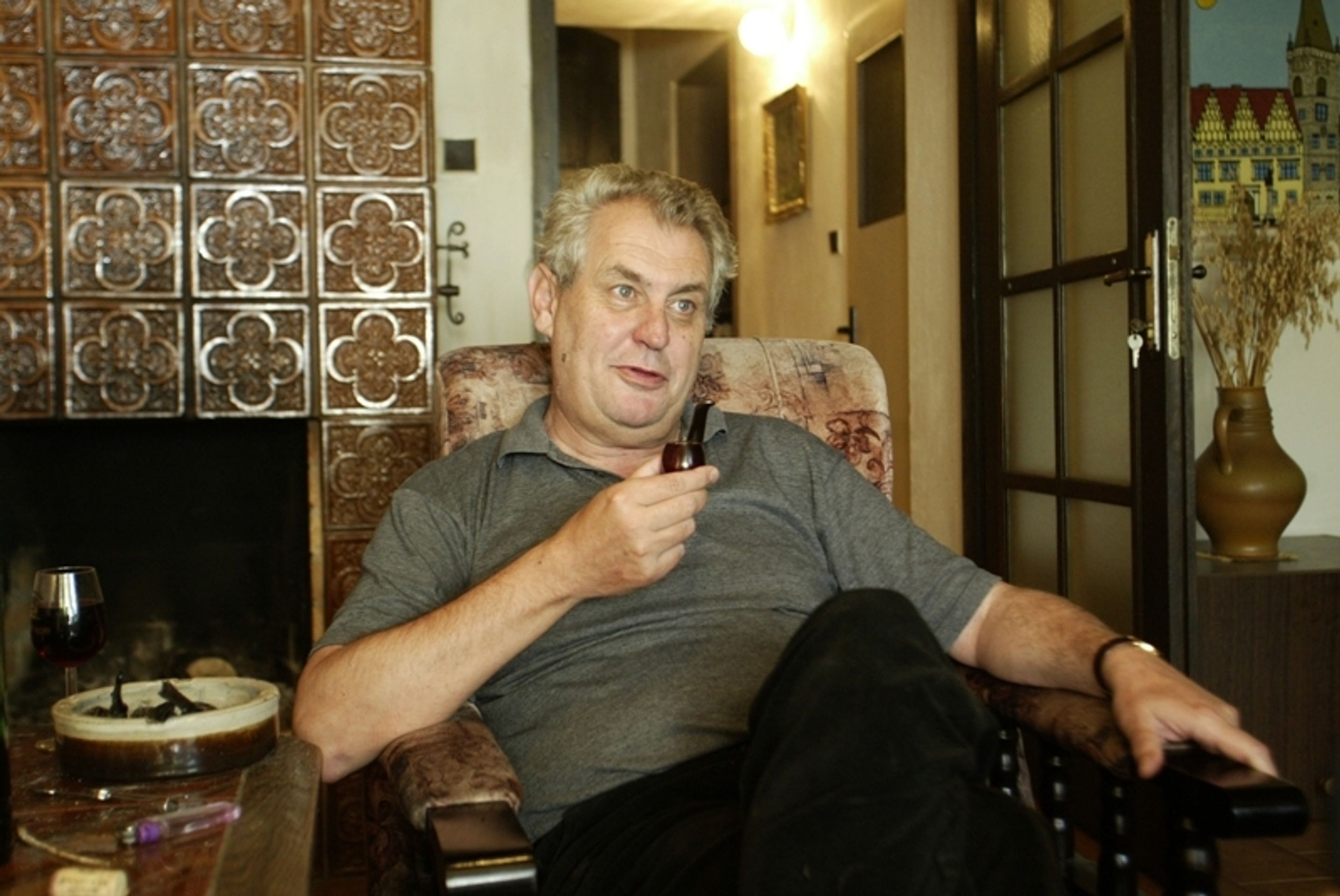 Zeman na chatě na Vysočině - GALERIE: Zemanova chata v Novém Veselí a byt v Praze (3/4)