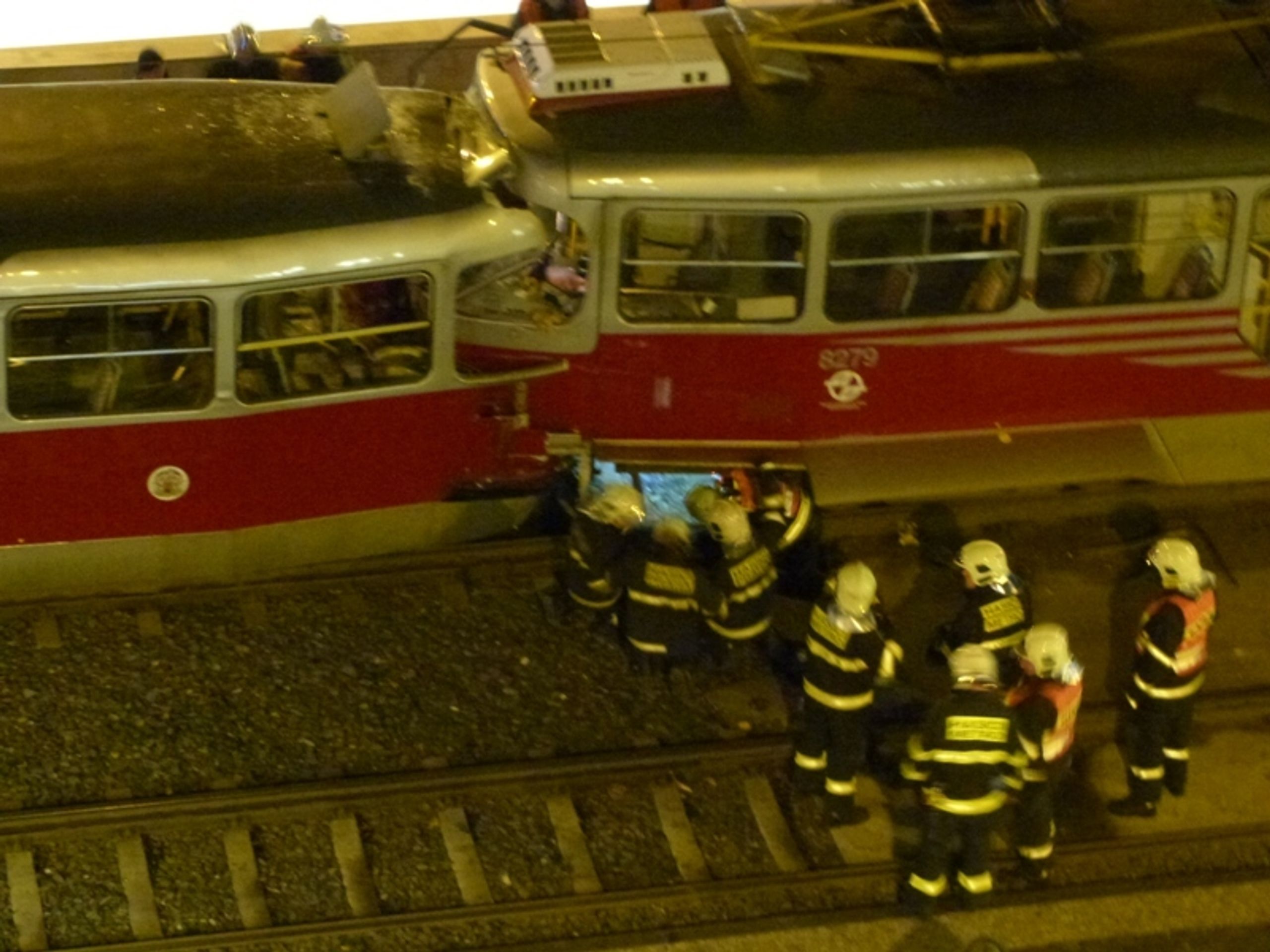 Nehoda tramvají na Hradčanské - 5 - Nehoda tramvají na Hradčanské (4/9)