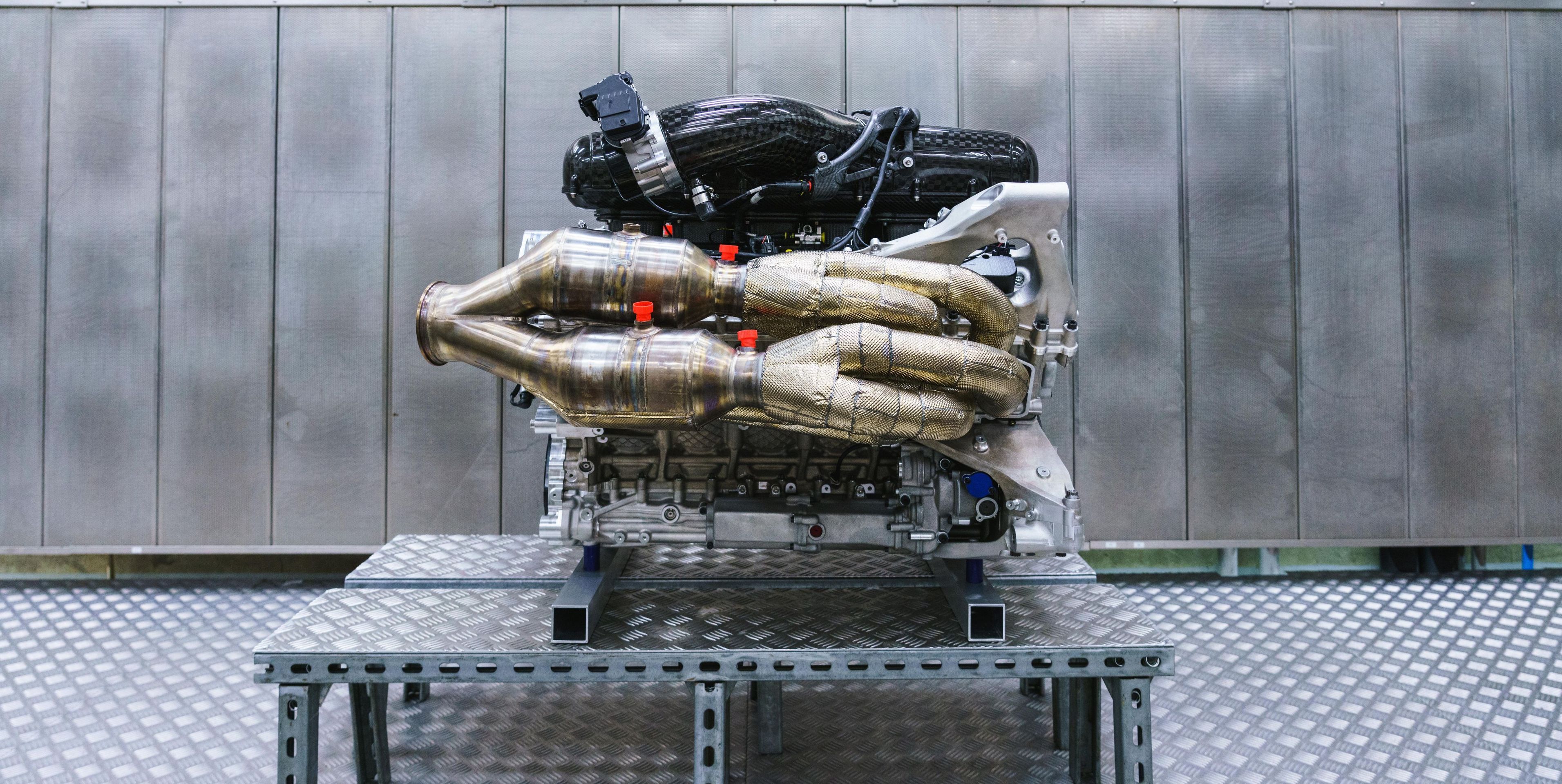 Motor V12 pro Aston Martin Valkyrie - 15 - Fotogalerie: Mistrovské dílo, motor V12 pro Aston Martin Valkyrie (6/10)