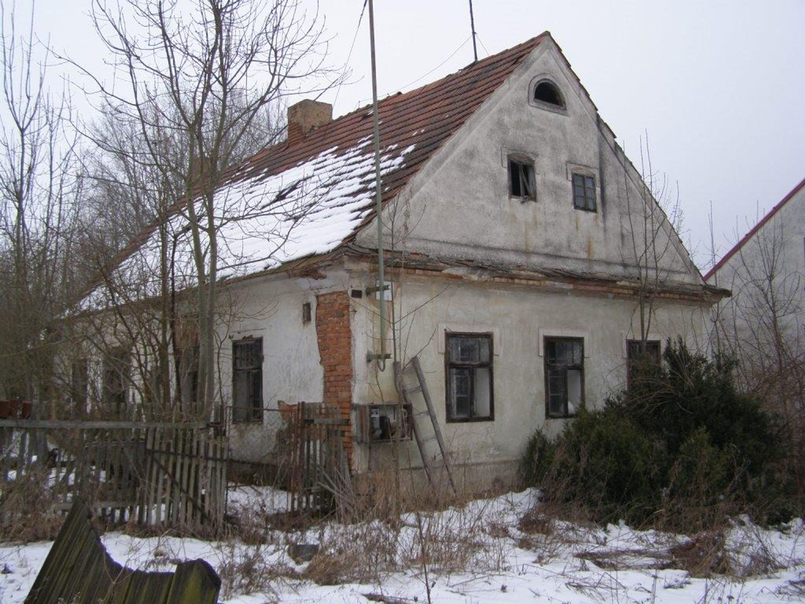 Zemědělská usedlost Mostice - minimální cena 570 tisíc - GALERIE: Stát prodává nemovitosti (11/16)