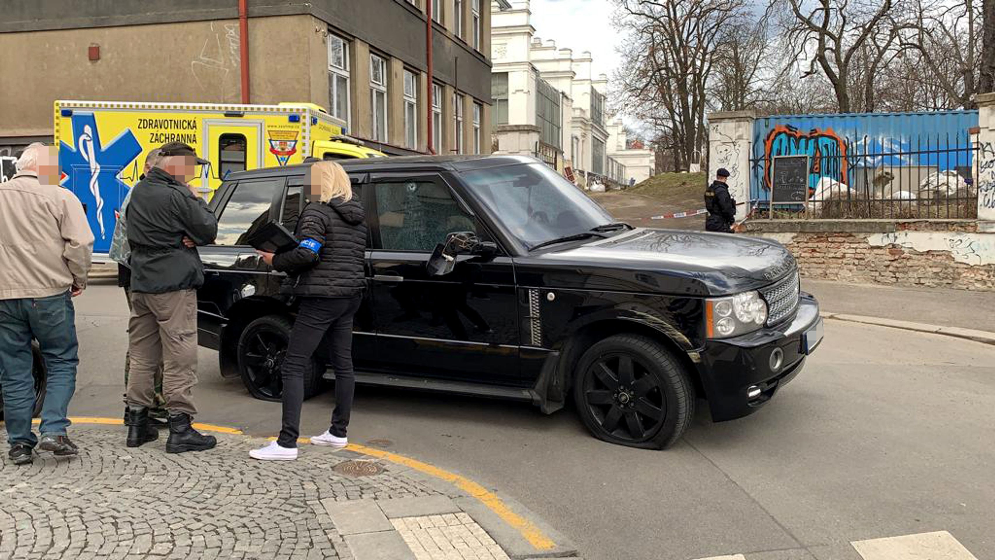 Policejní honička se střelbou a sraženým chodcem - 1 - GALERIE: Policejní honička se střelbou a sraženým chodcem (1/6)