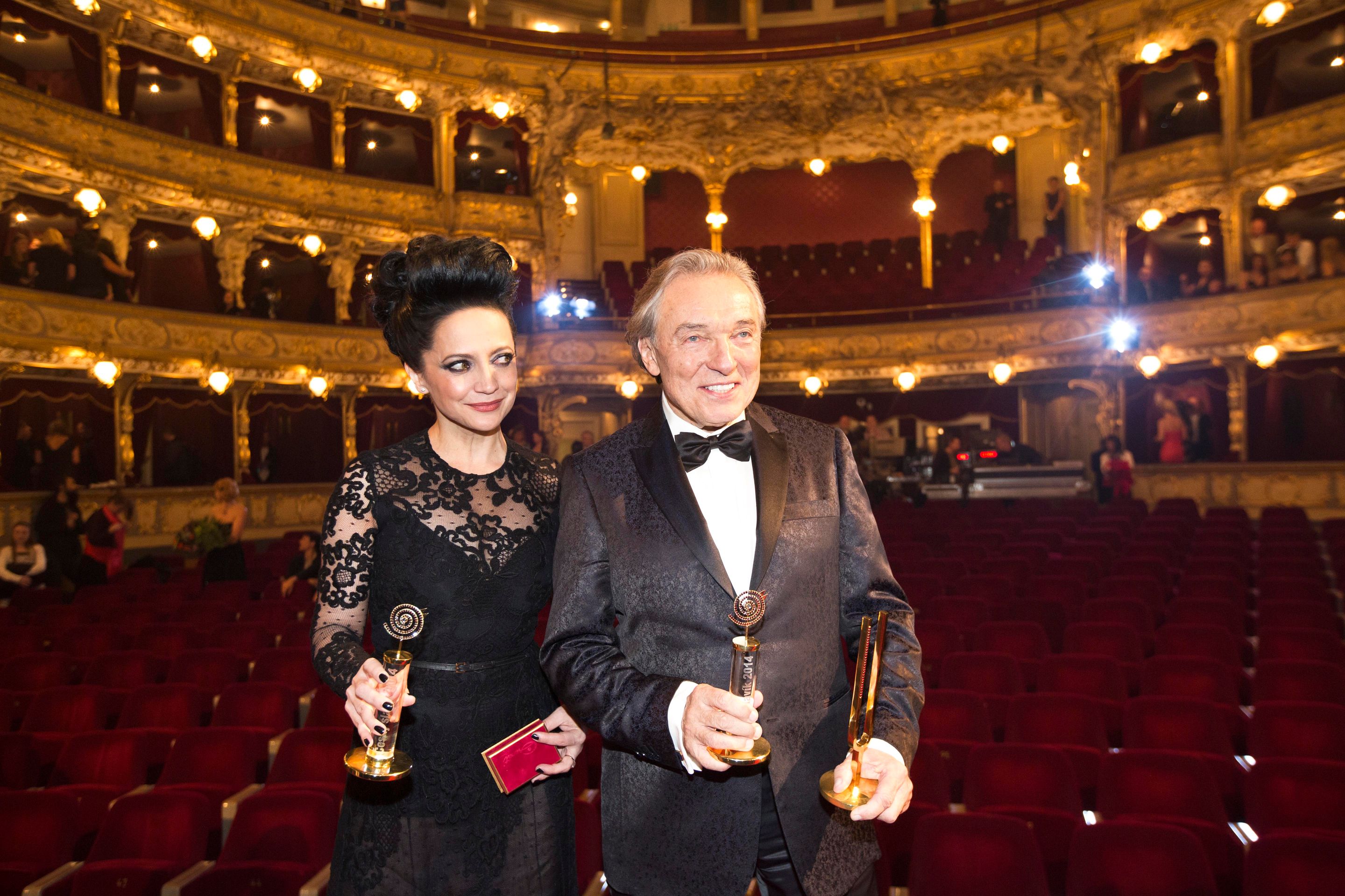 Lucie Bílá, Karel Gott, Český slavík Mattoni - GALERIE: Karel Gott o nemoci (6/7)