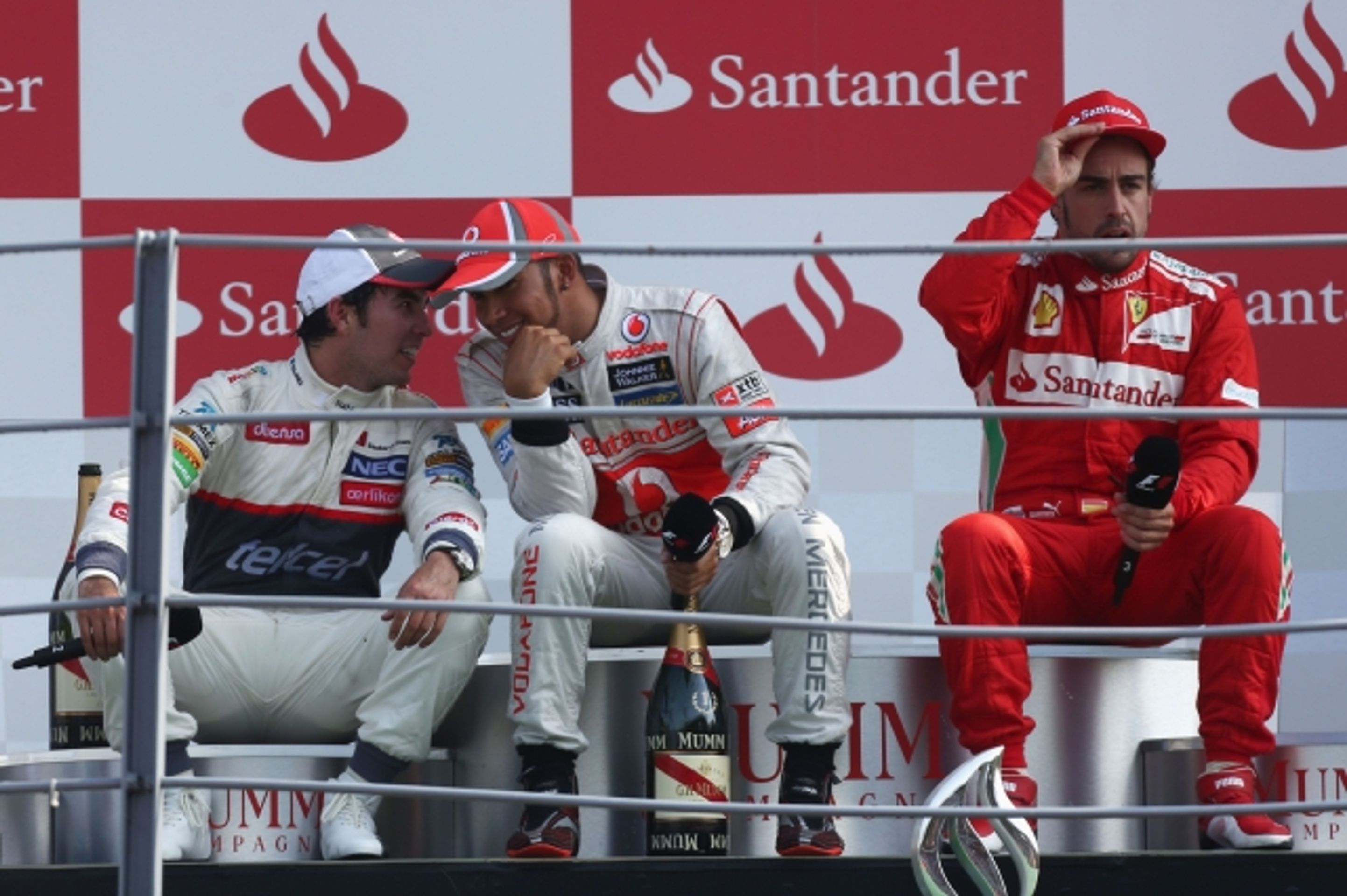 hamilton - GALERIE: Oslavy po GP Itálie F1 (12/13)