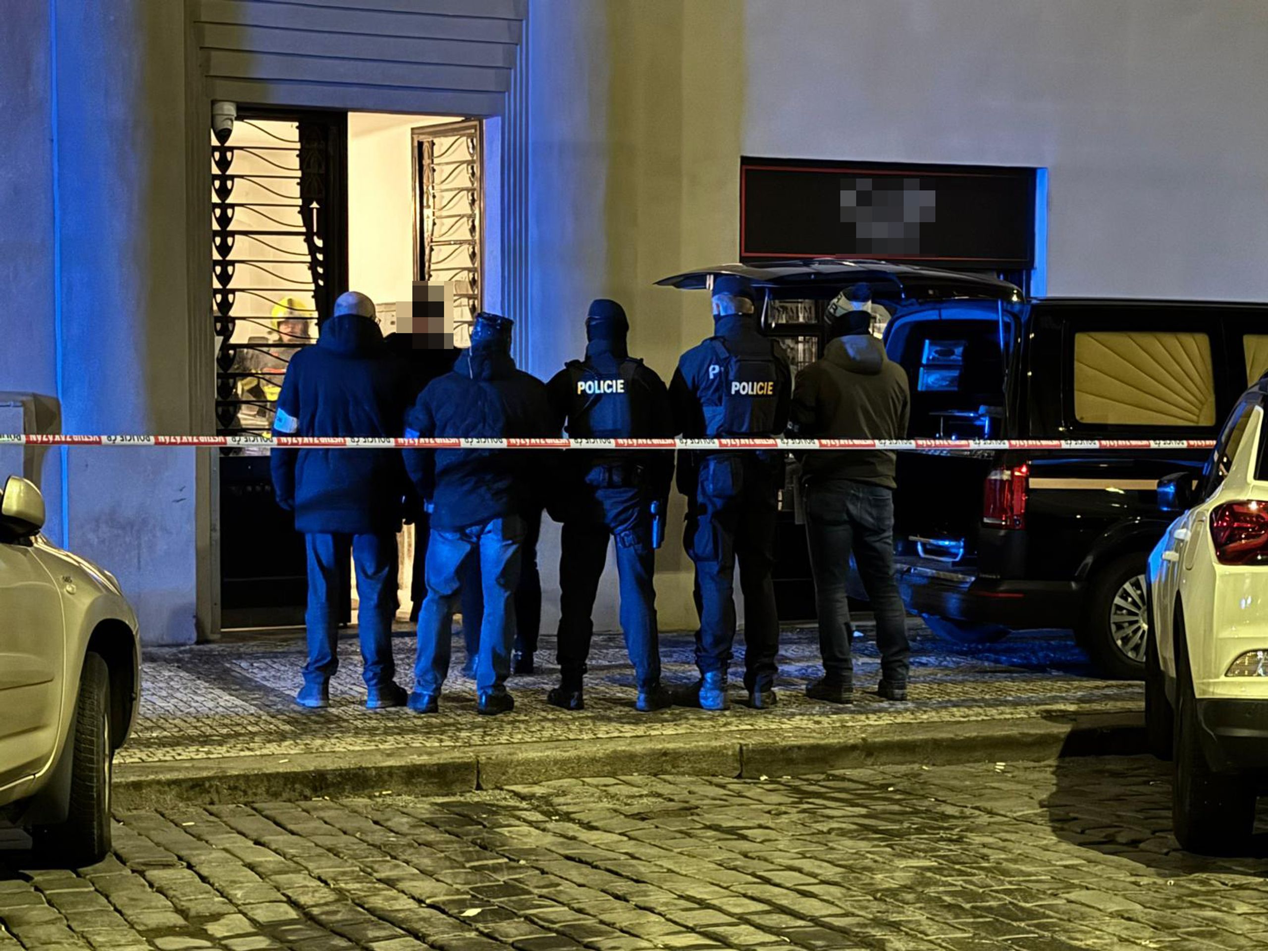 Pád muže z okna v pražské Gorazdově ulici - Pád muže z okna v pražské Gorazdově ulici (12/12)