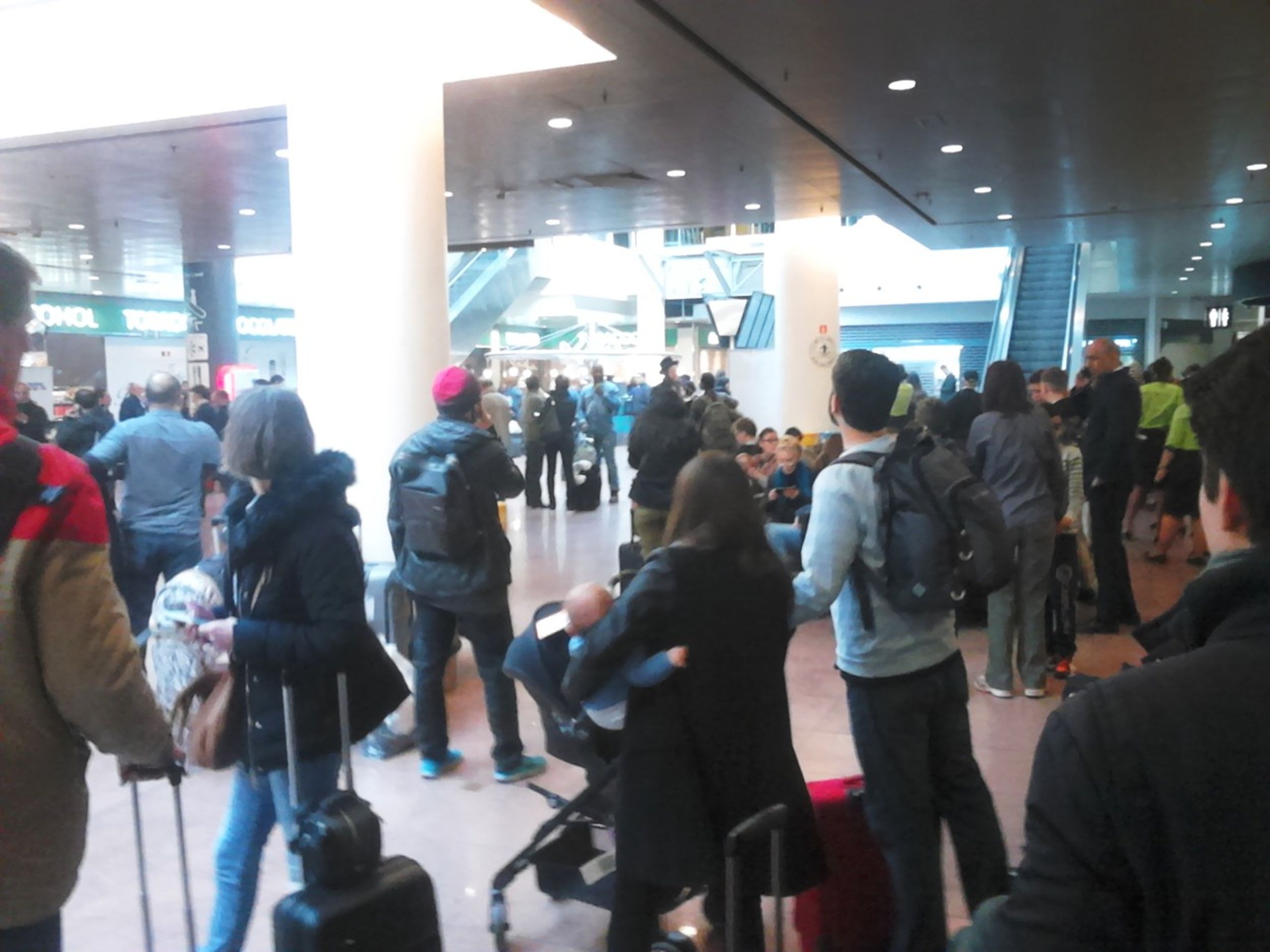 Výbuch na letišti v Bruselu - 7 - GALERIE: Exploze na letišti a v metru v Bruselu (9/23)