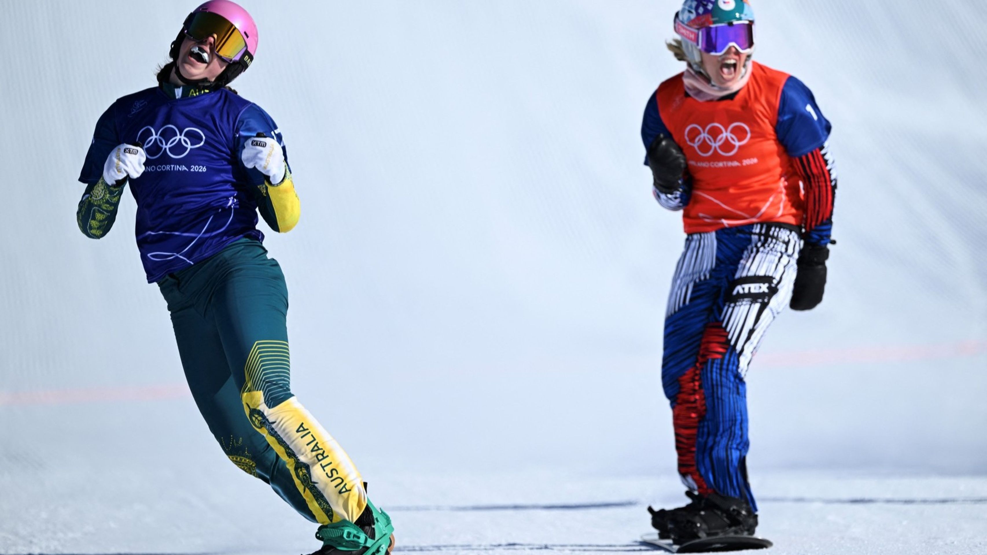 Eva Adamczyková (vpravo) si na ZOH 2026 dojela pro stříbro - Eva Adamczyková získala na ZOH 2026 stříbrnou medaili (5/9)