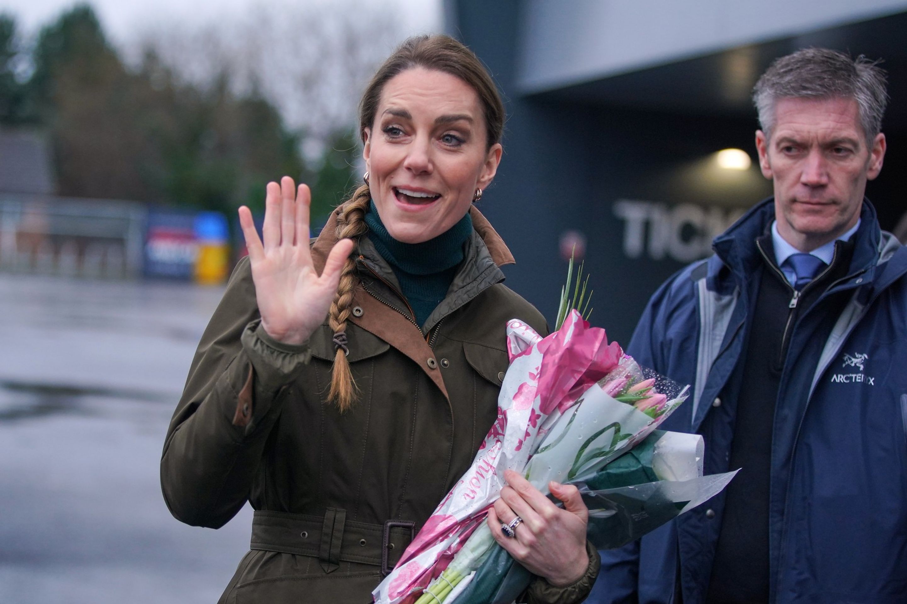 Kate Middleton s vlasy v copu - Kate Middleton s vlasy v copu (5/5)