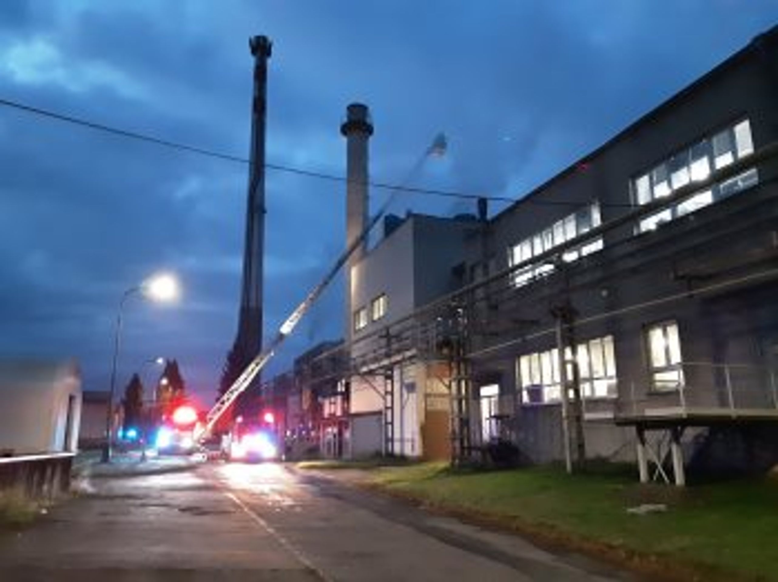 Požár sklárny ve Světlé nad Sázavou - Požár sklárny ve Světlé nad Sázavou (1/4)
