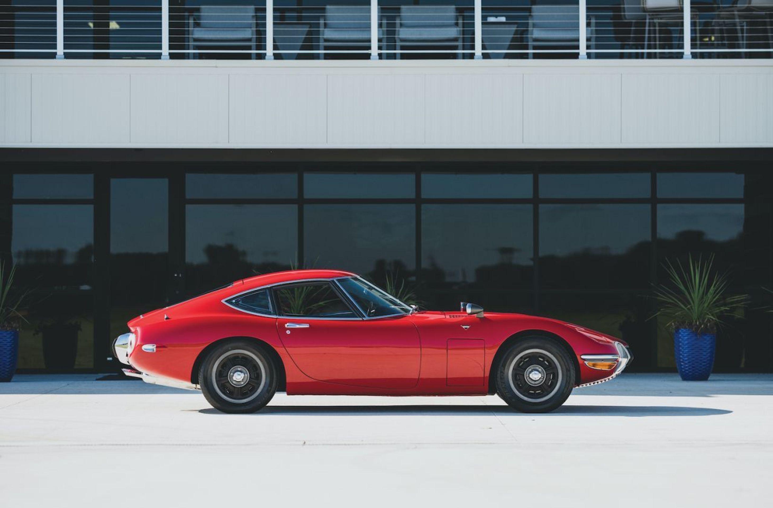 Toyota 2000GT z roku 1967 - 34 - Fotogalerie: Nádherné sportovní kupé Toyota 2000GT z roku 1967 (3/17)