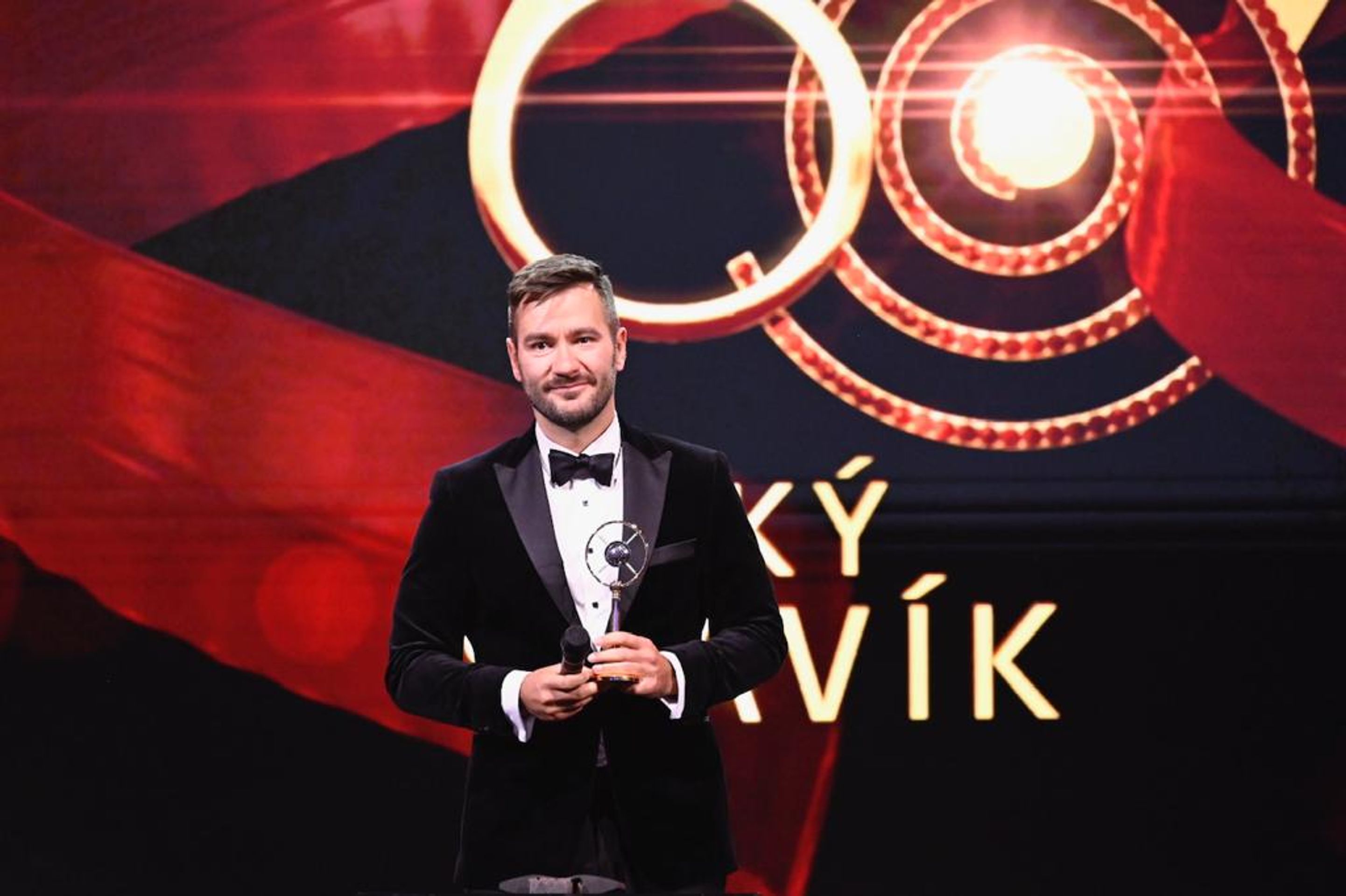 Český slavík 2022: Marek Ztracený přebírá cenu za song Rádia Impuls - Marek Ztracený (13/15)
