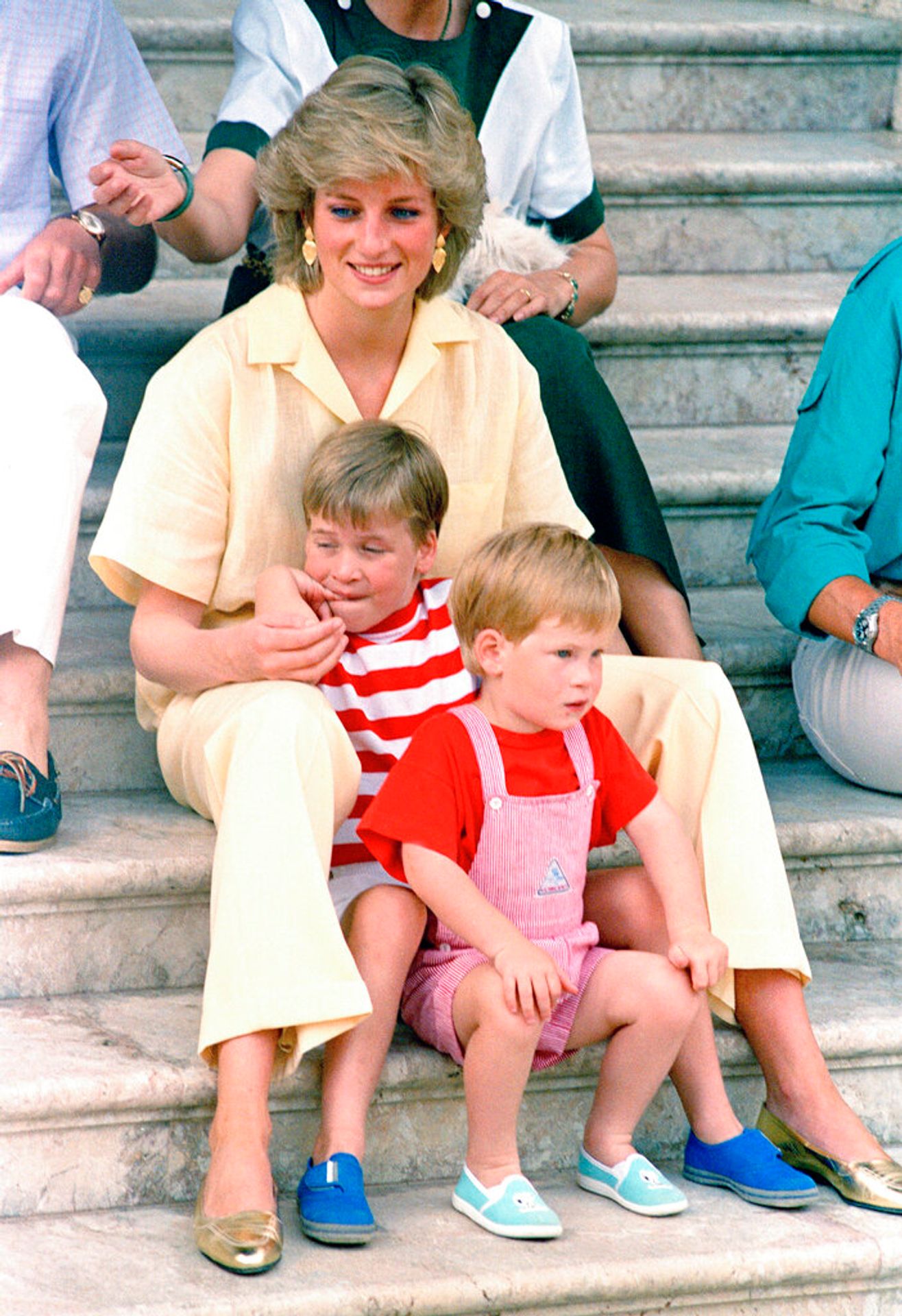 Princezna Diana s princem Harrym a Williamem, 9. září 1987 - Královská rodina (20/23)