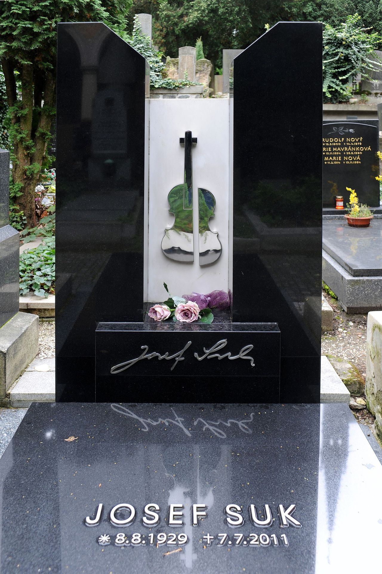 Hrob houslisty Josefa Suka - 1 - GALERIE: Hroby slavných (25/37)