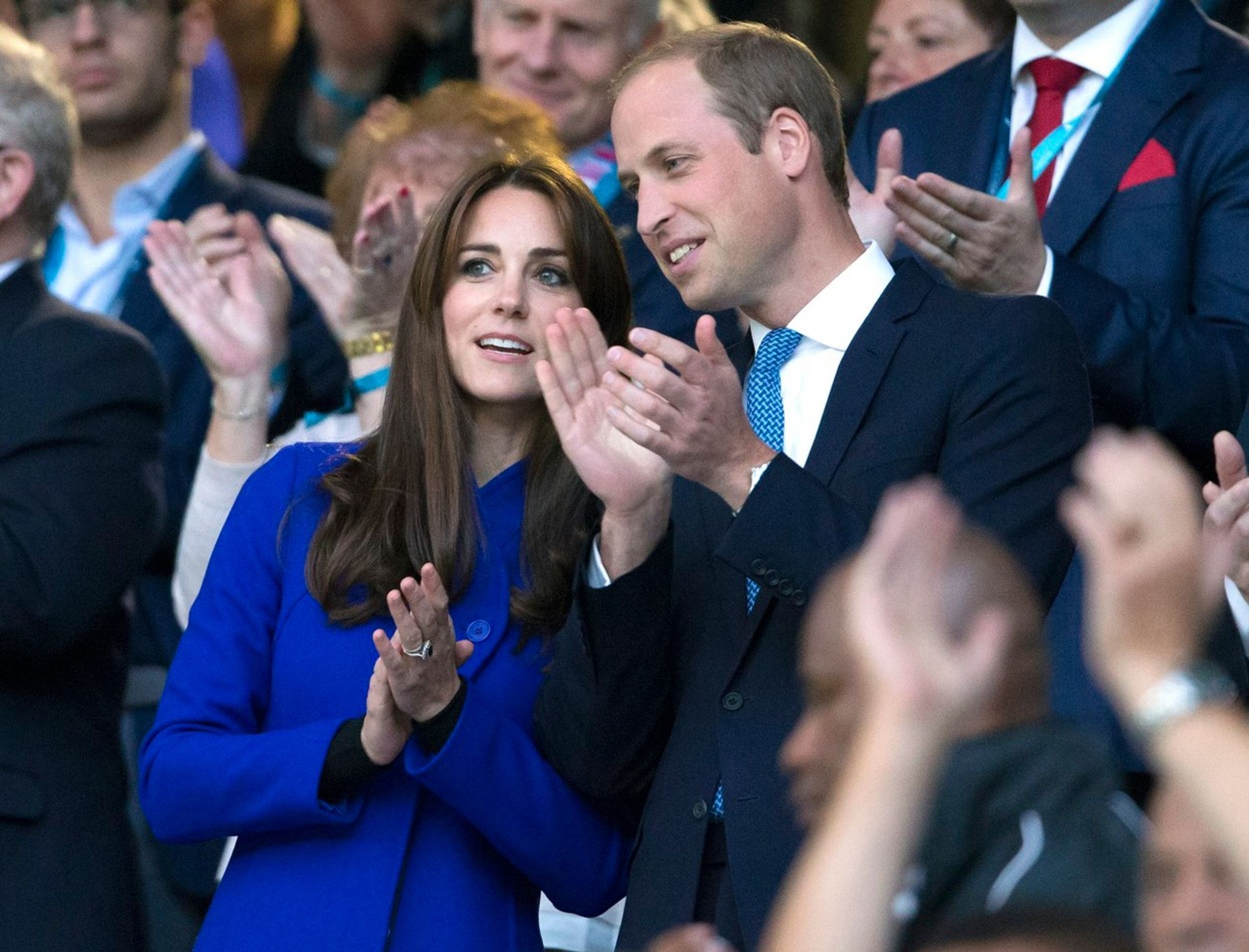 Vévodkyně Kate a princ William - GALERIE: Výhru Anglie na úvod MS sledoval i královský pár (5/7)