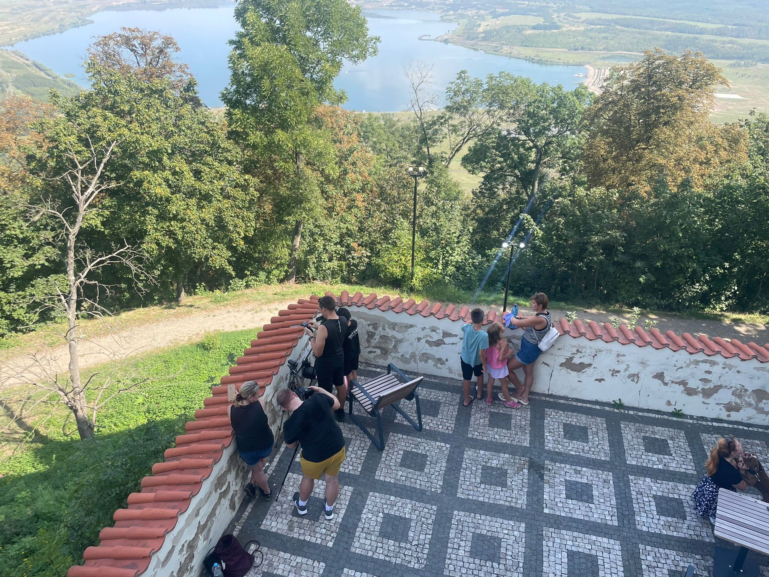 Lidé přišli sledovat odpal pumy, Hněvín (1) - Odpal pumy (10/12)