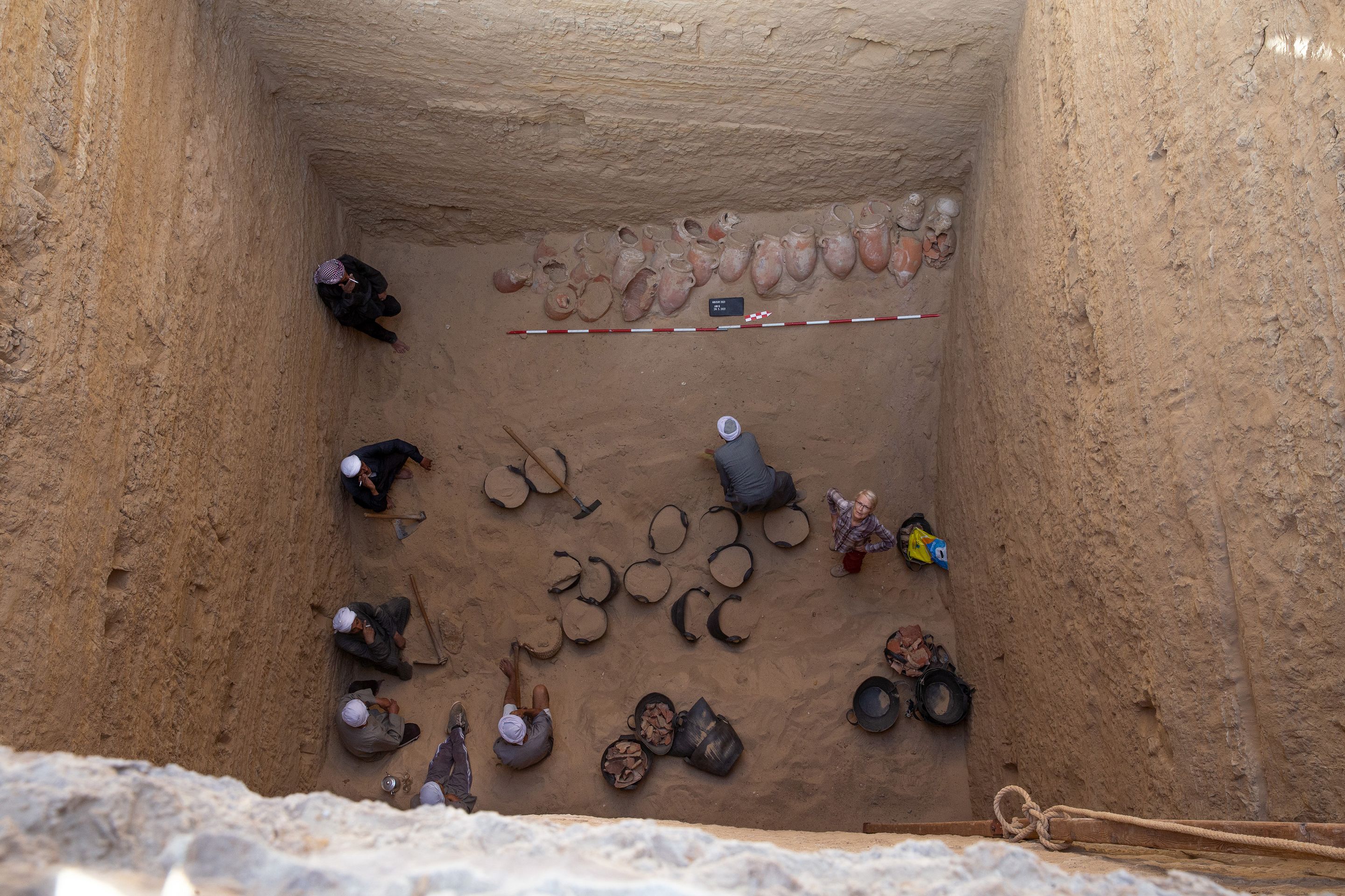 Největší mumifikační depozit (1) - Největší mumifikační depozit objeven v Abúsíru (1/4)